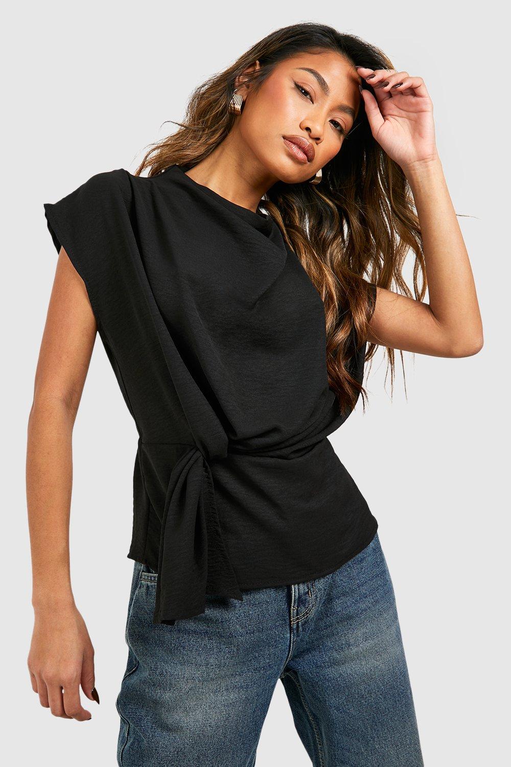 Image of Blusa a effetto martellato con nodo frontale e scollo a cappuccio, Nero