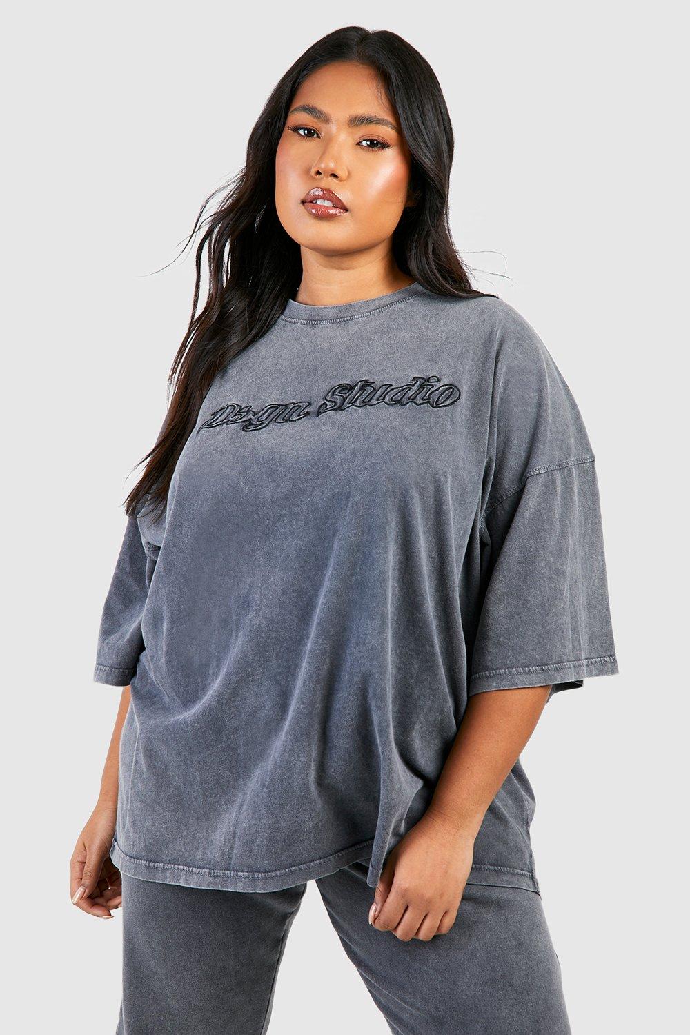 Image of T-shirt Plus Size oversize in lavaggio acido con ricamo Dsgn Studio in rilievo, Grigio