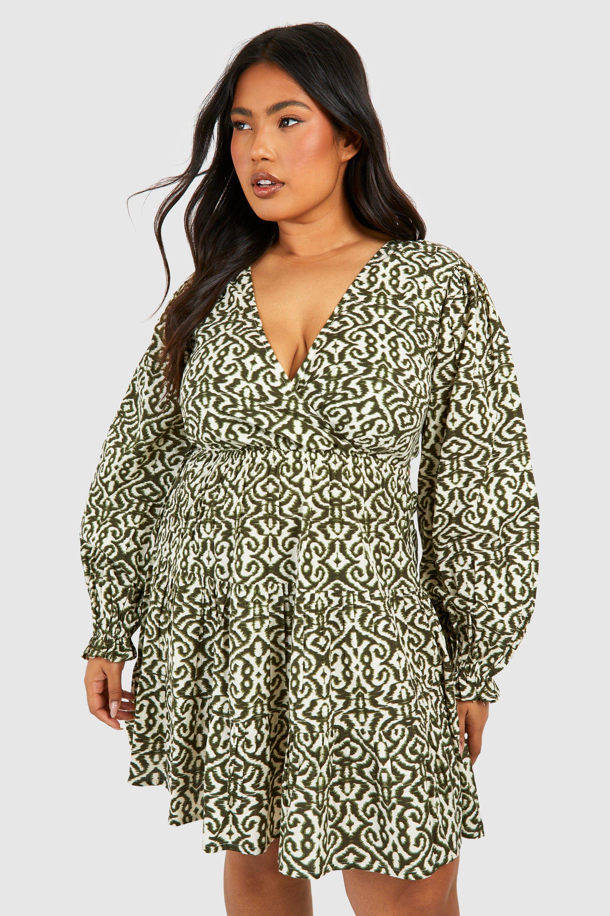Image of Plus Linen Feel Abstract Print Plunge Tiered Mini Dress, Verde