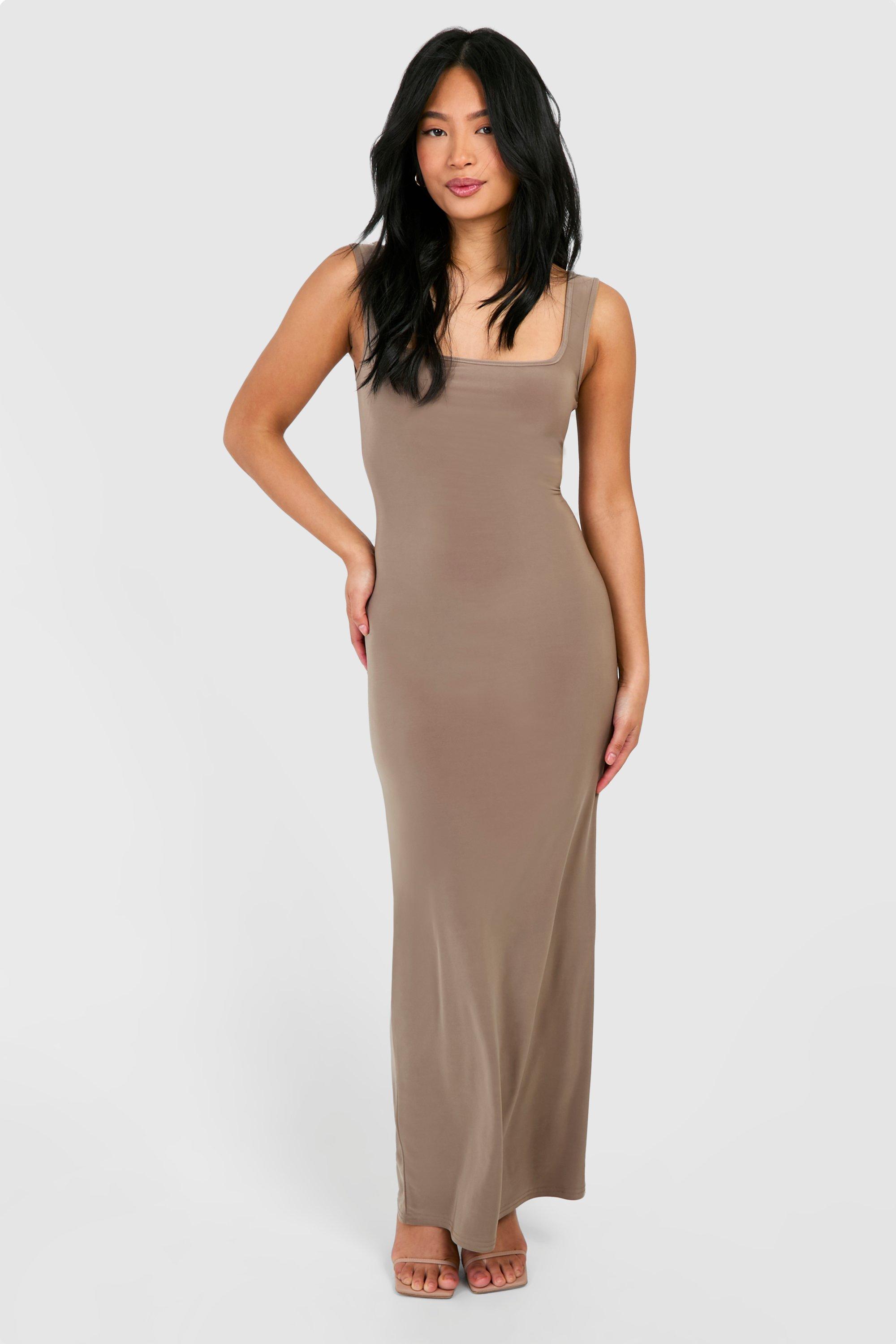 Boohoo Petite Strakke Maxi Jurk Met Vierkante Hals En Brede Bandjes, Mocha