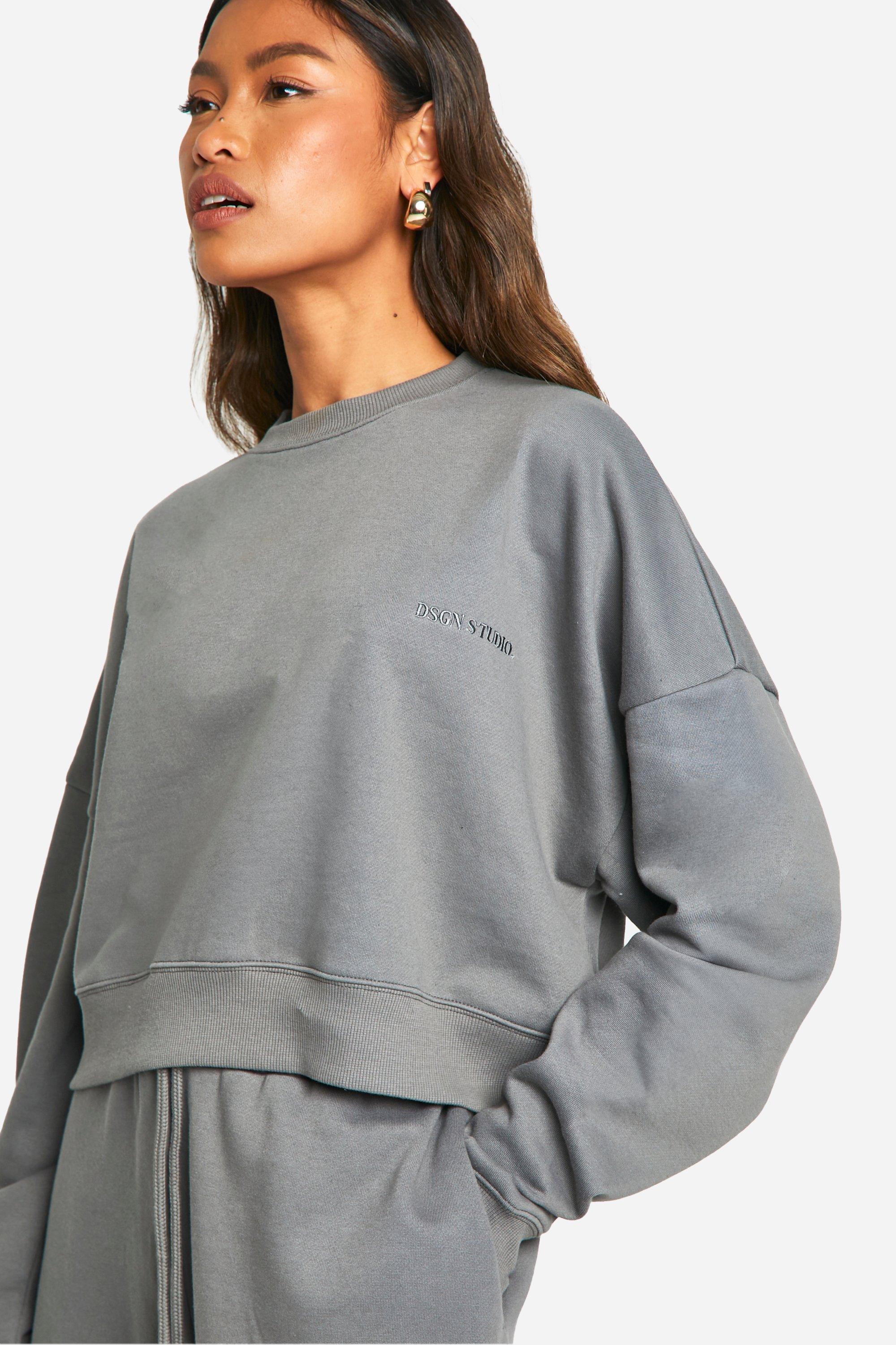 Womens Dsgn Studio Embroidered Boxy Crop Sweatshirt - Grey - L, Grey