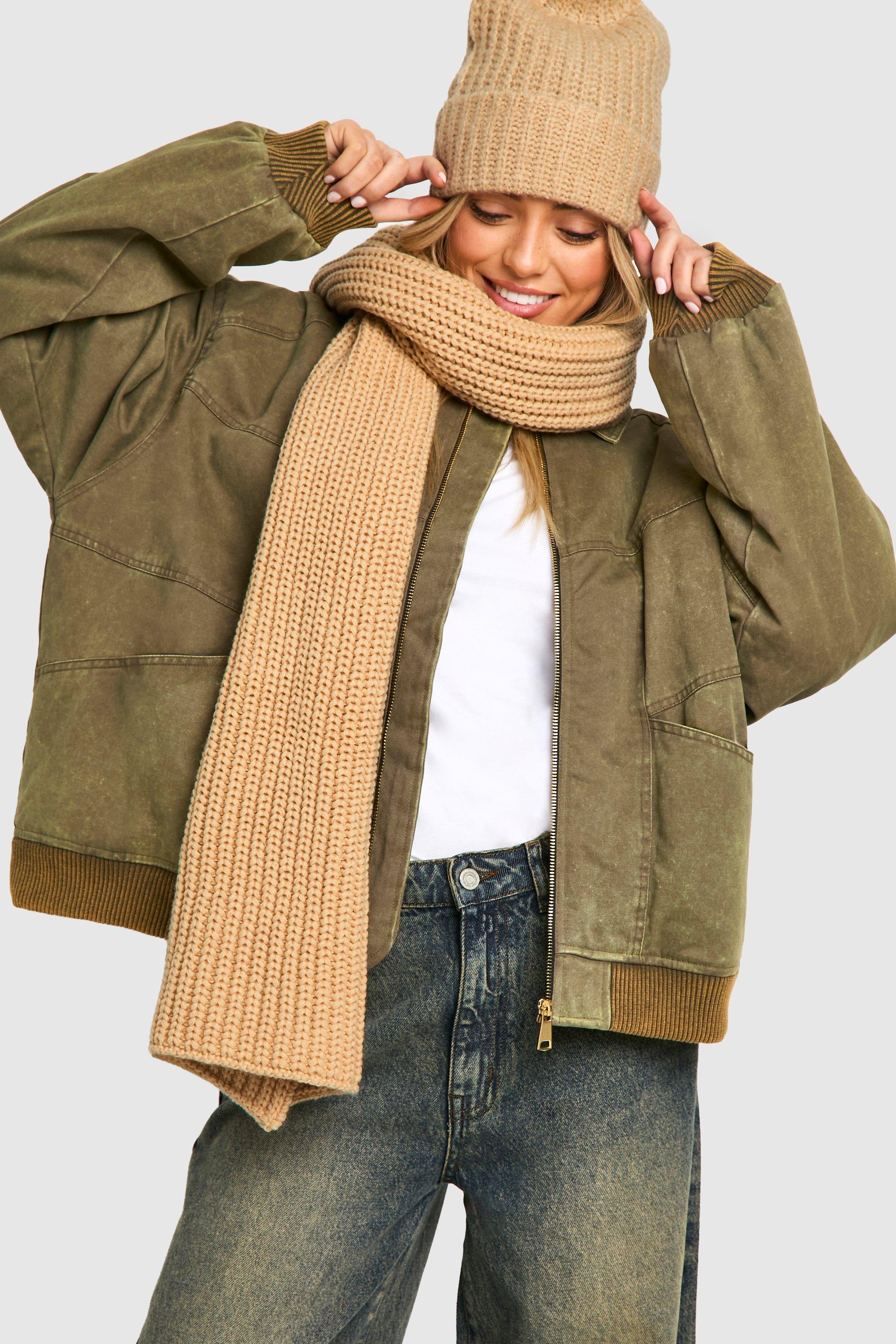 Image of Sciarpa lunga in maglia a coste spesse, Beige