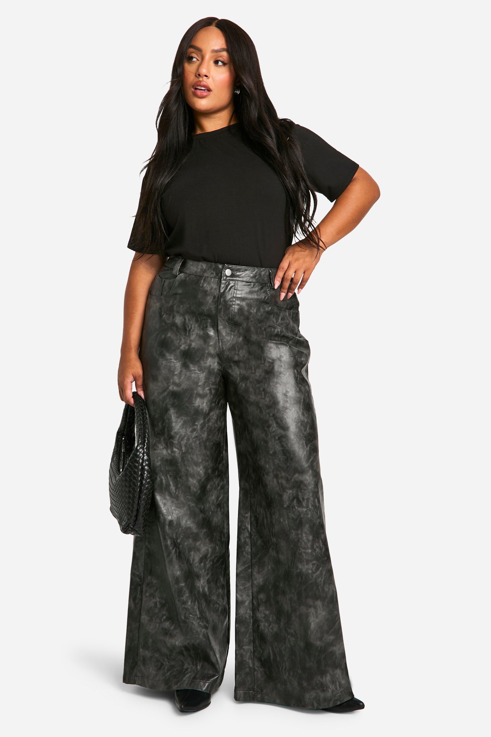Image of Pantaloni a gamba ampia Plus Size in pelle sintetica slavata, Nero