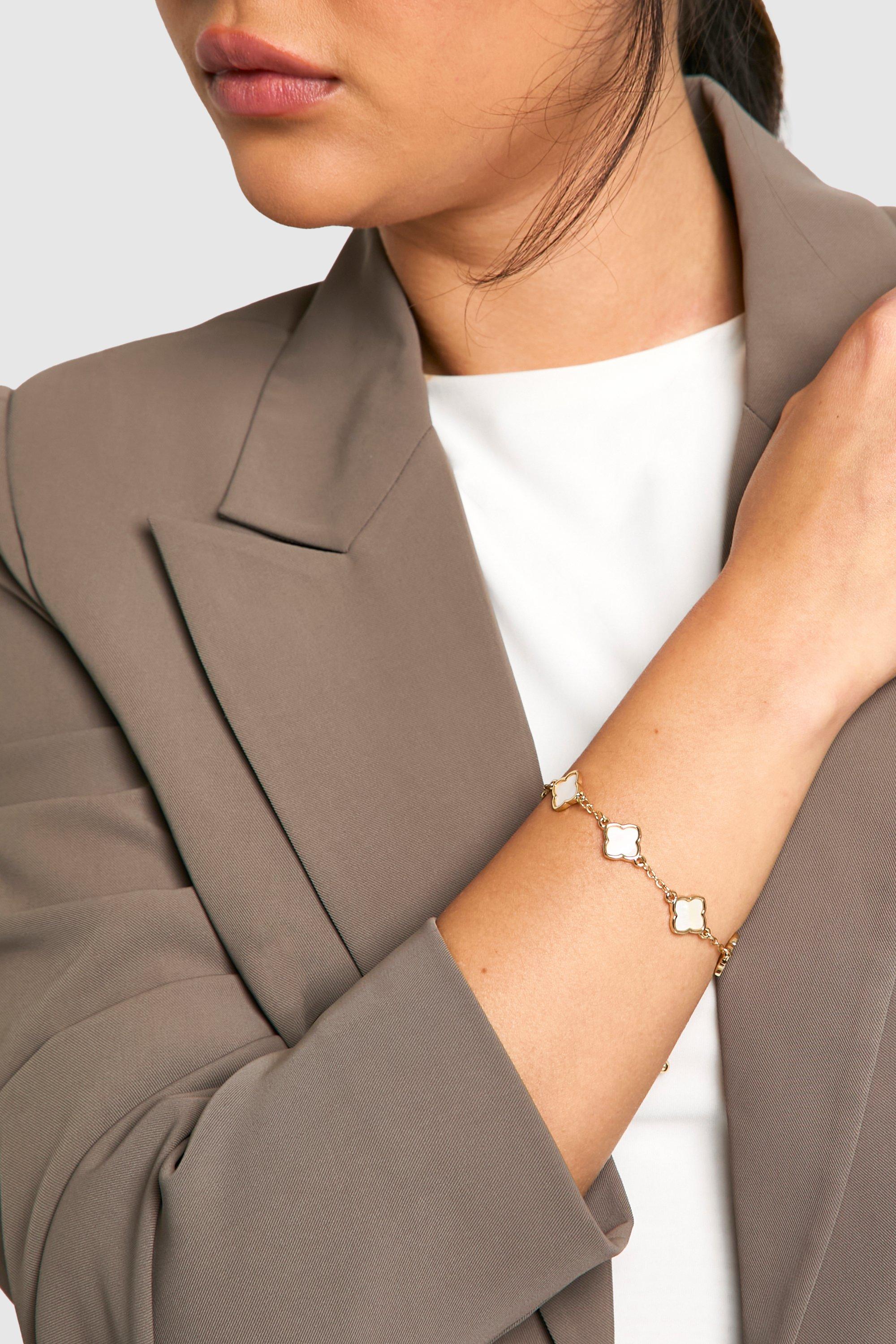 Image of Bracciale con perle e trifoglio, Bianco