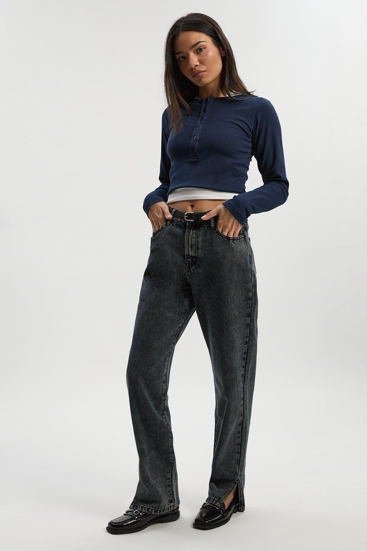 Image of Jeans dritti Basics a vita alta con spacco sul fondo, Nero