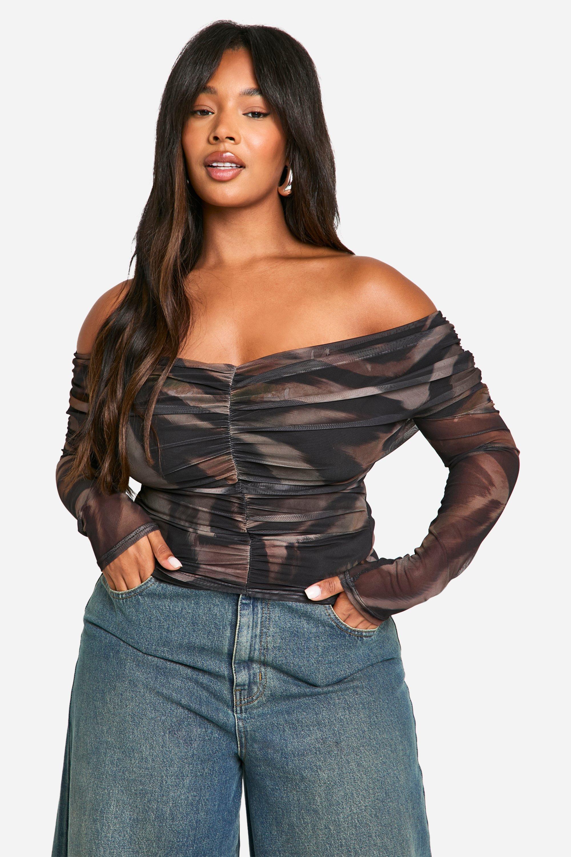 Image of Top Plus Size a maniche lunghe animalier con scollo Bardot e ruches frontali, Nero