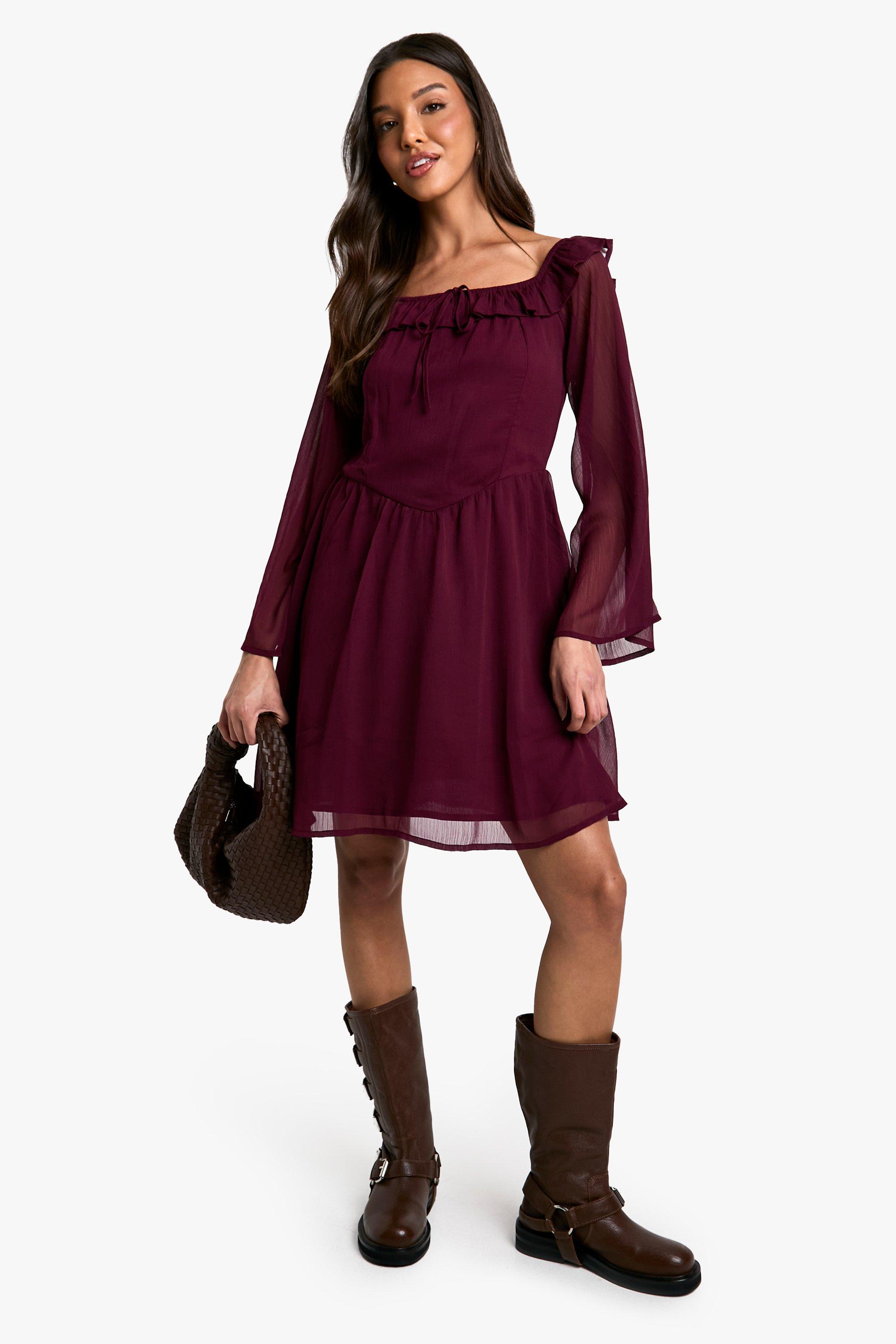 Boohoo Gekreukelde Chiffon Skater Jurk Met Uitgesneden Hals, Merlot