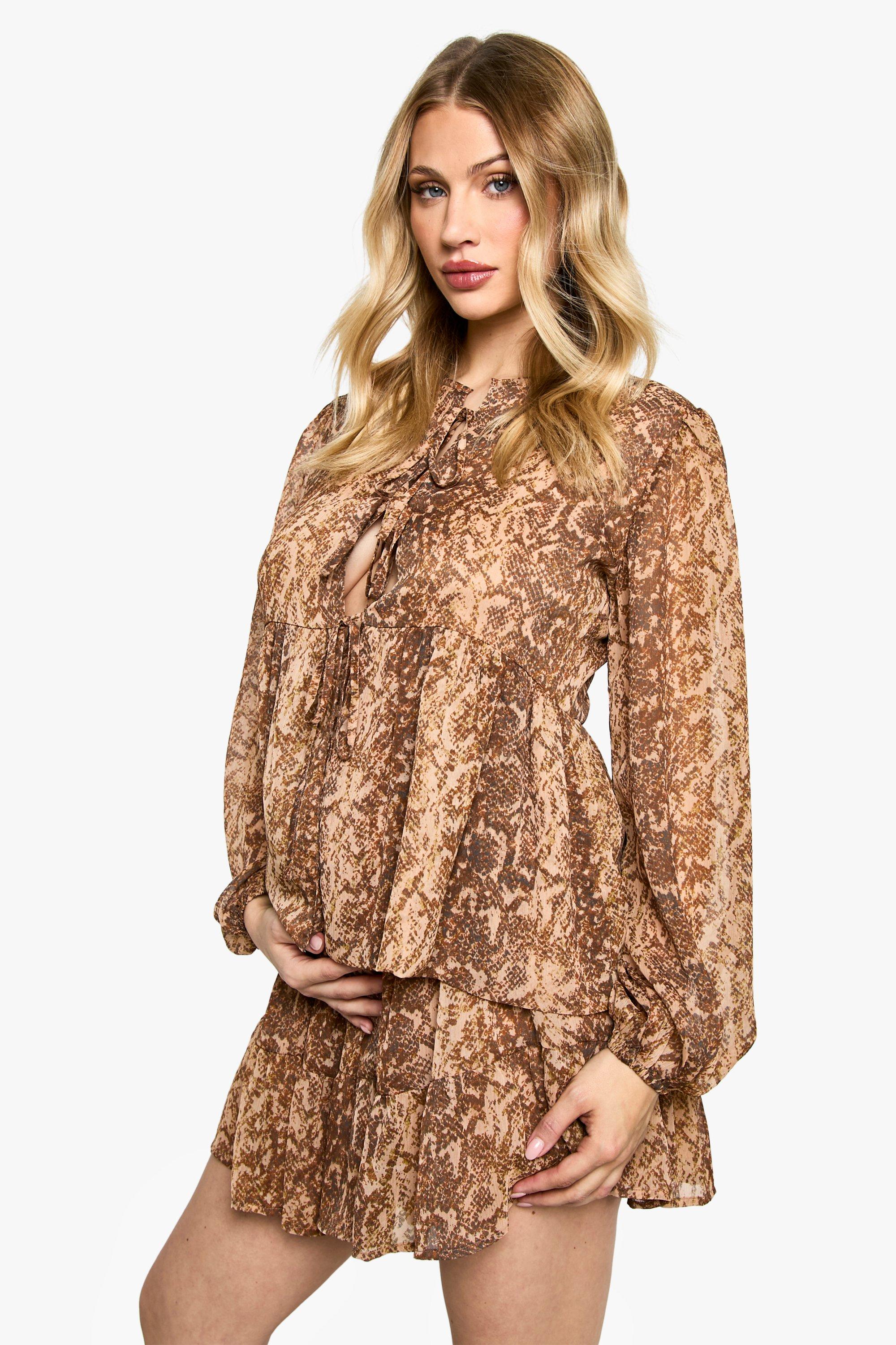 Image of Top a grembiule Premaman a maniche lunghe in chiffon con laccetti frontali e stampa effetto pelle di serpente, Brown