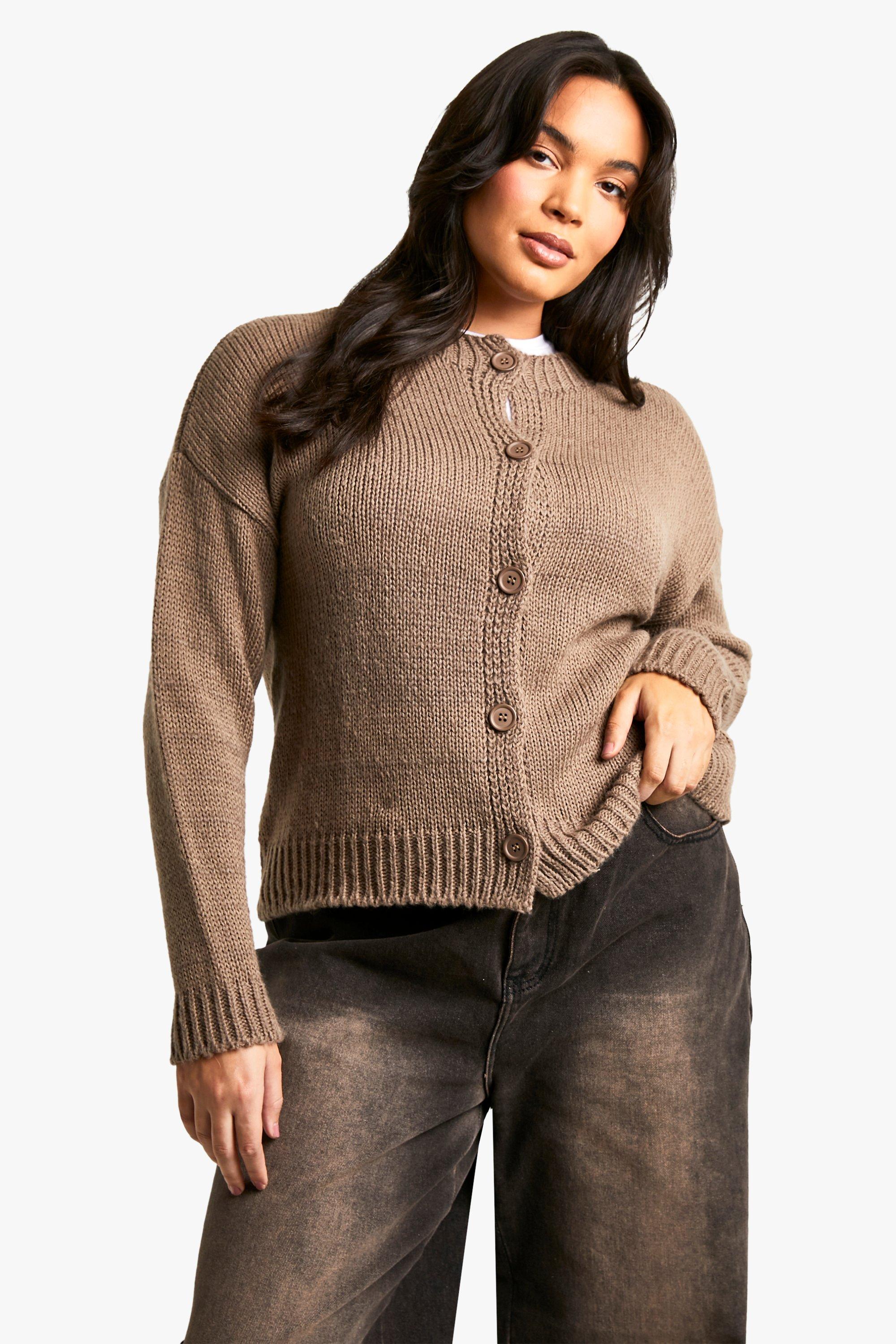 Boohoo Plus Cardigan Met Crewneck En Knopen, Taupe