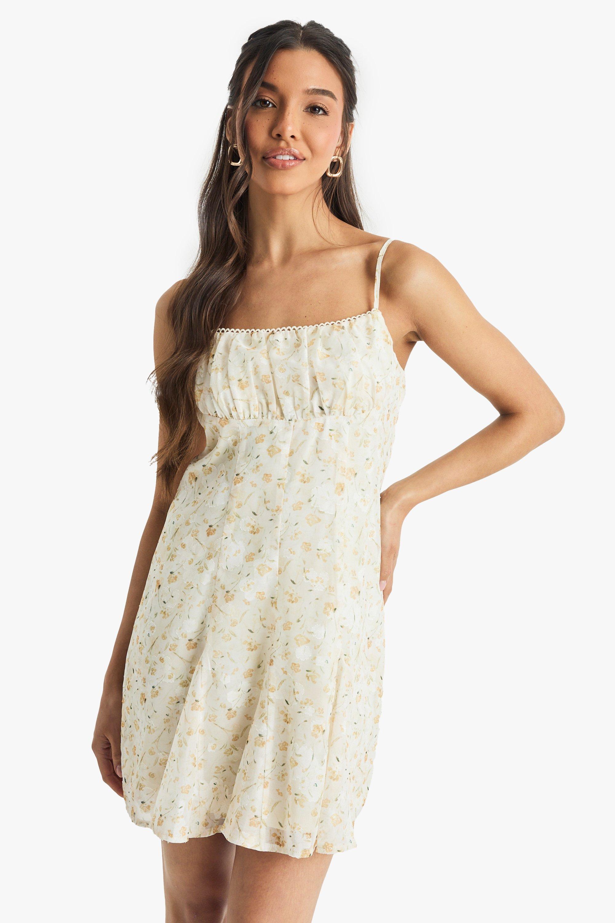 Boohoo Burnout Bloemen Mini Jurk Met Bandjes En Godet Zoom, Ivory