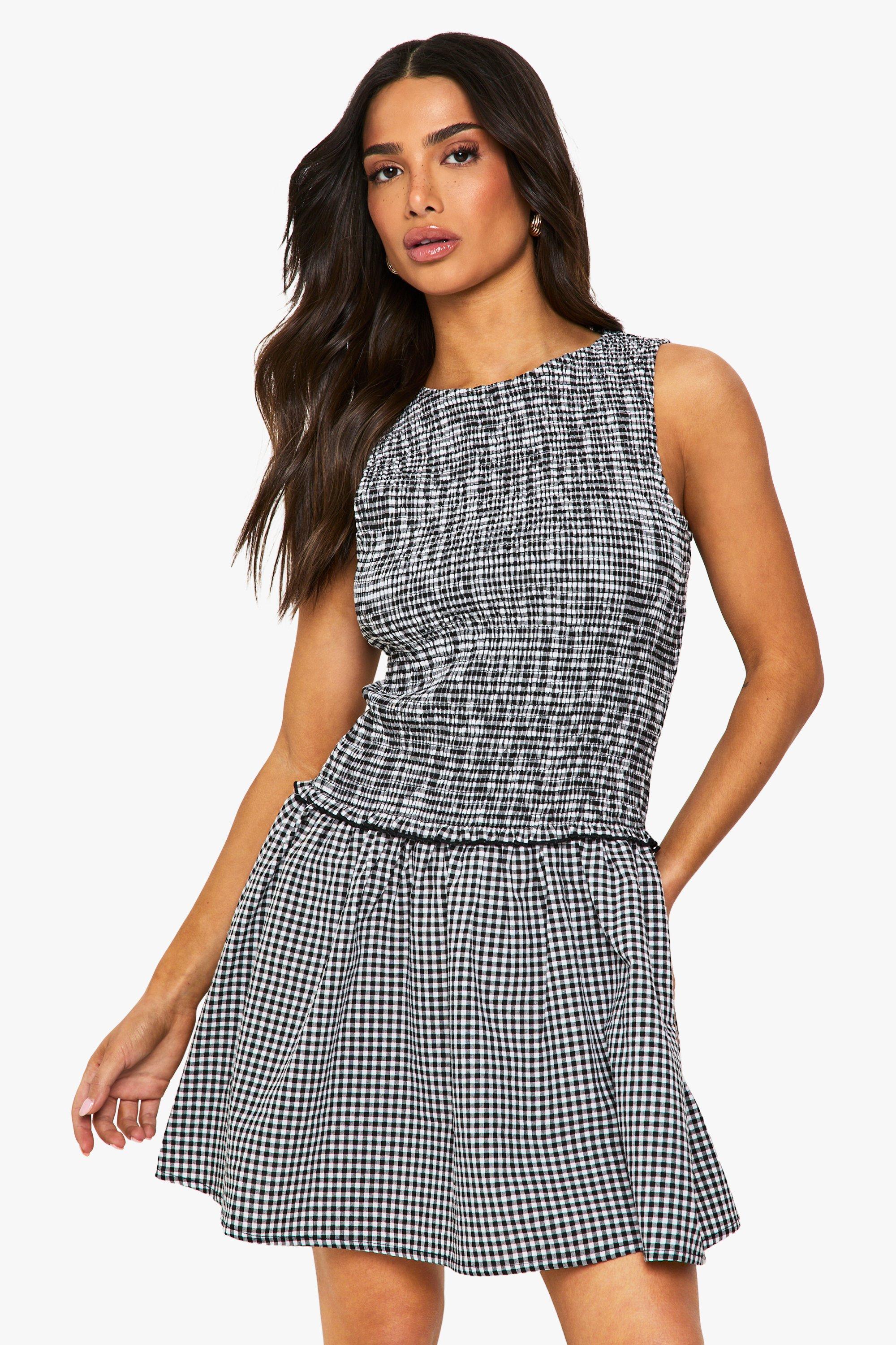 Boohoo Petite Gingham Skater Jurk Met Ronde Hals, Black
