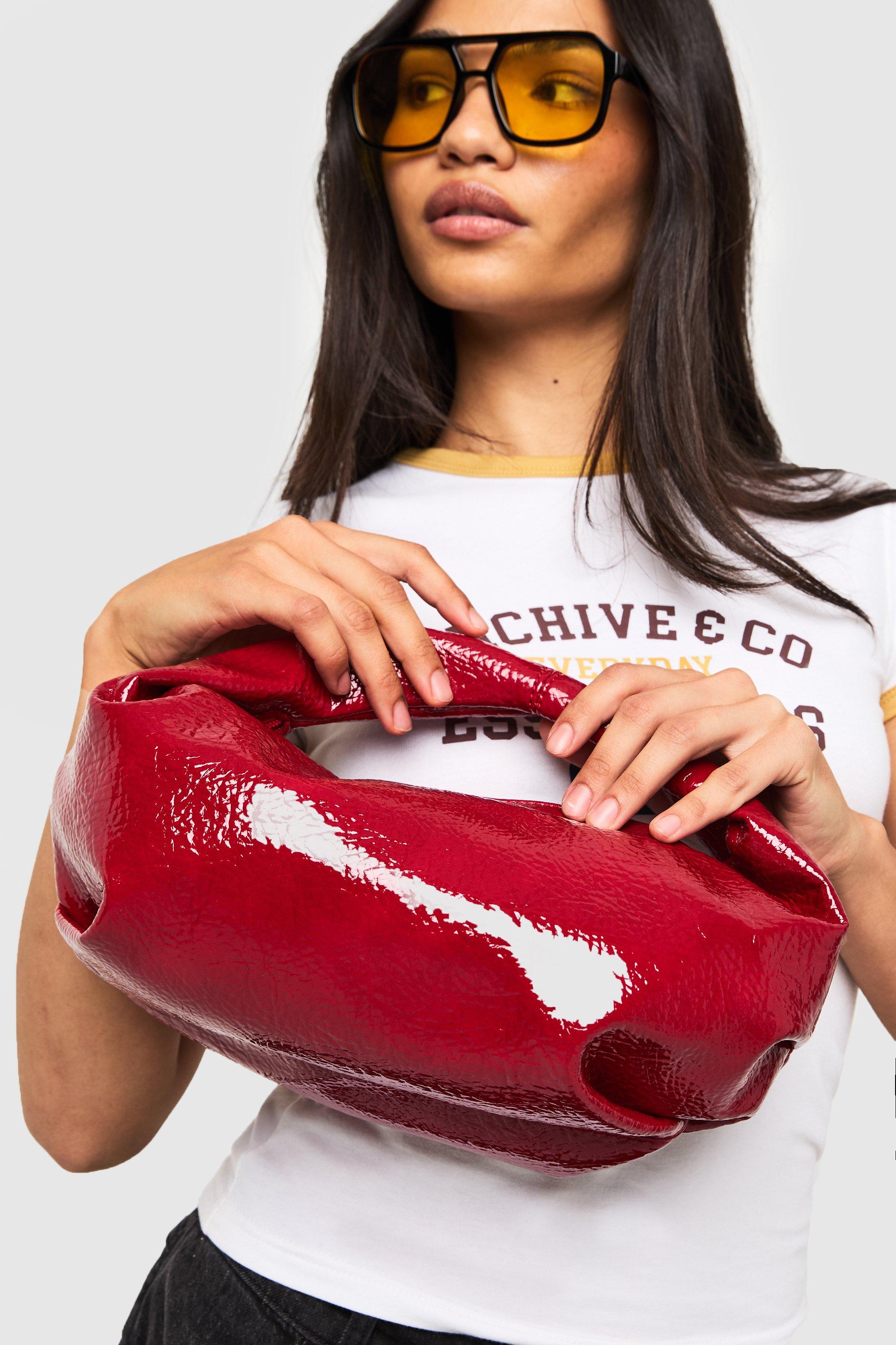 Image of Pochette extra comoda in vernice con trama, Rosso