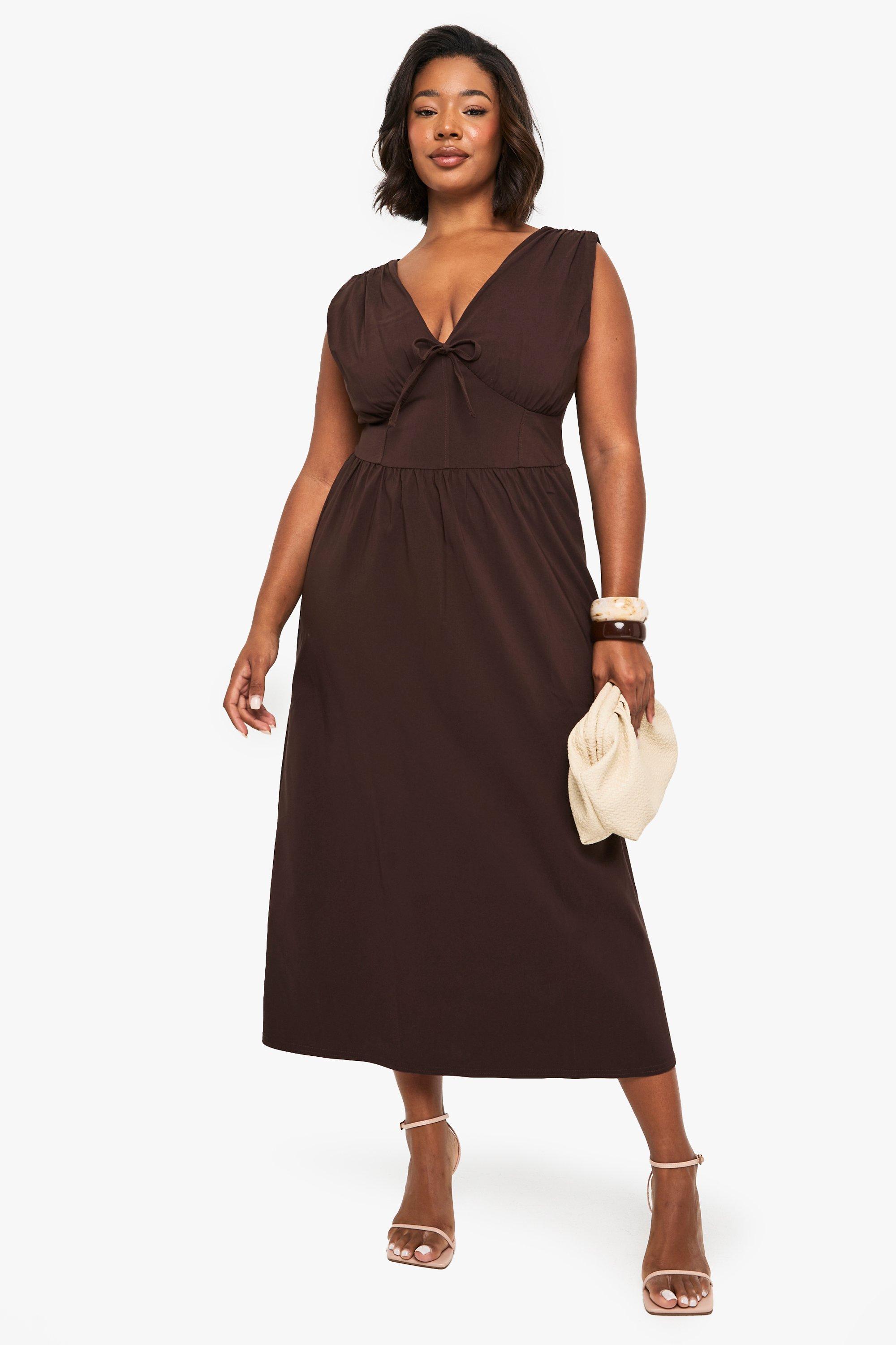 Boohoo Plus Midaxi Jurk Met Strik En Laag Decolleté En Korset Detail, Chocolate