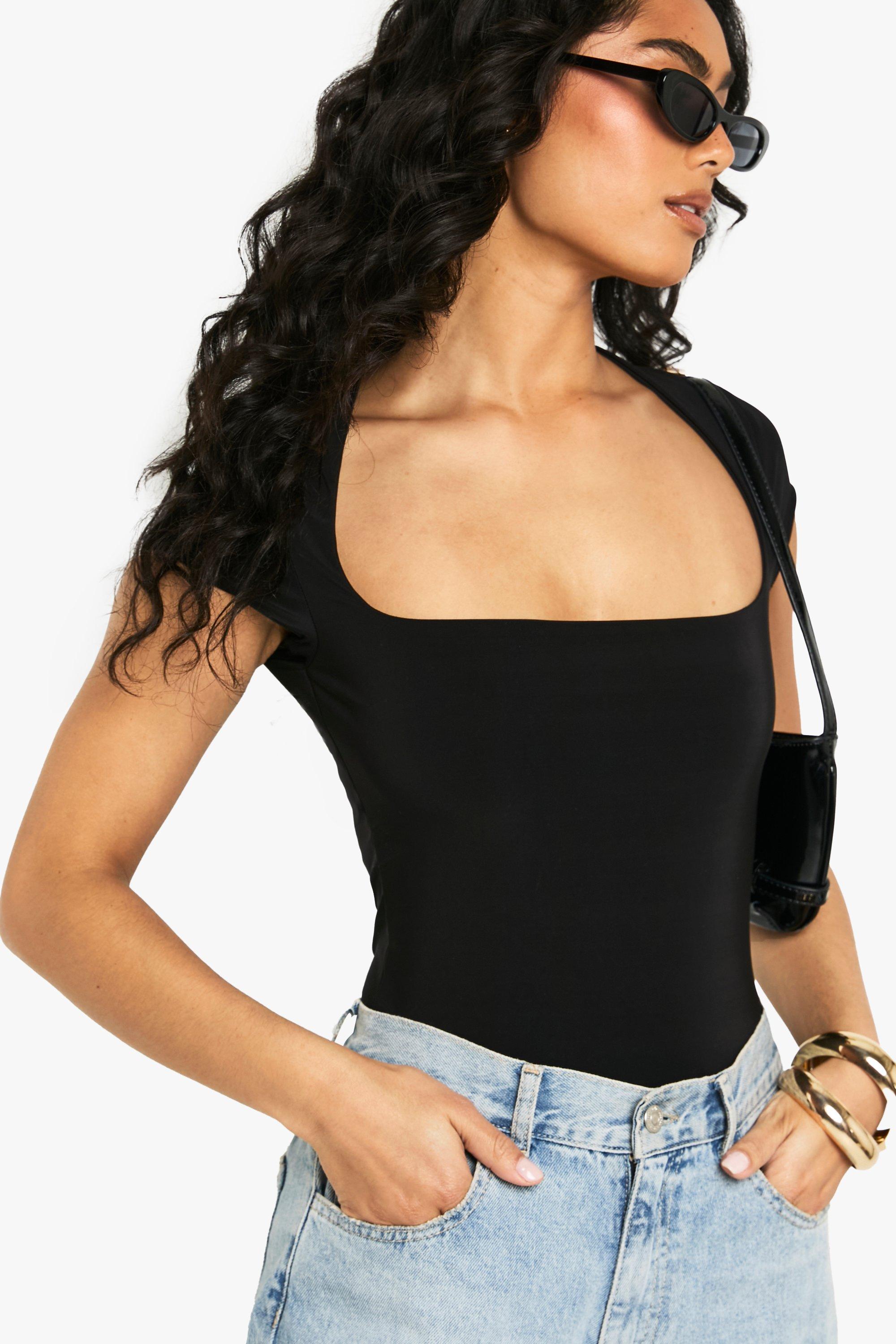Image of Body seducente su due livelli con scollo quadrato e maniche ad aletta, Nero