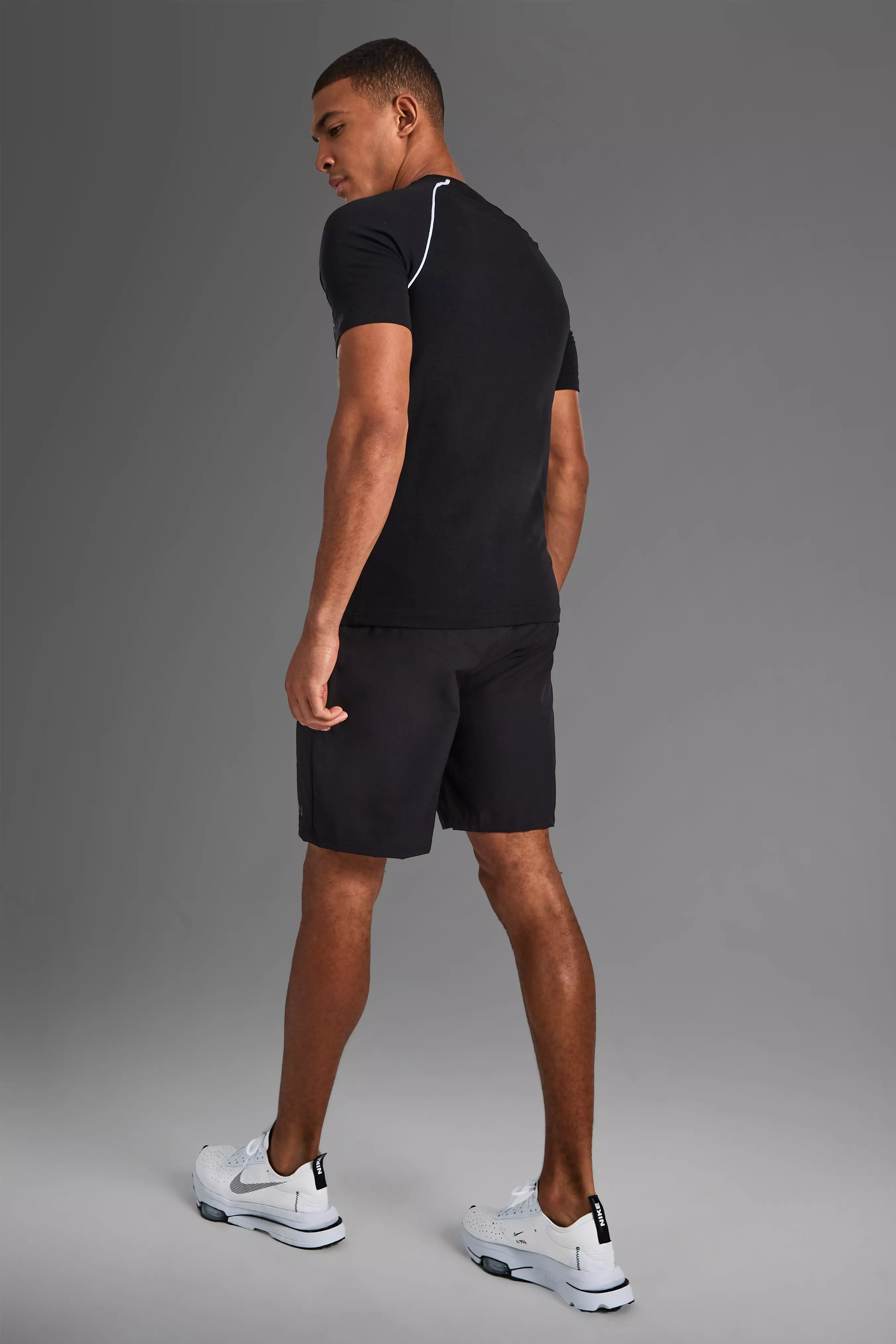 Sports shorts zip outlet pockets