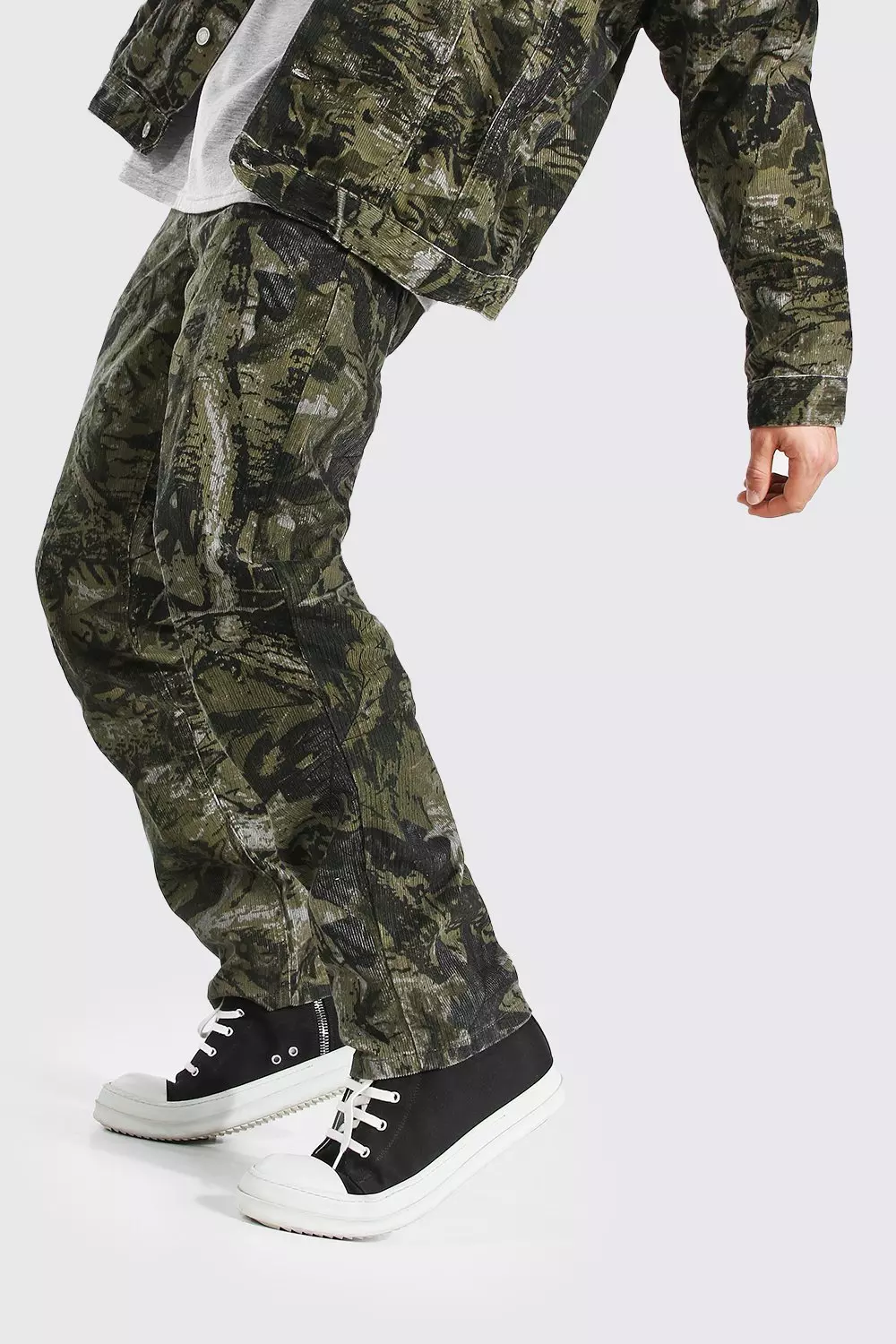 Boohooman best sale camo trousers