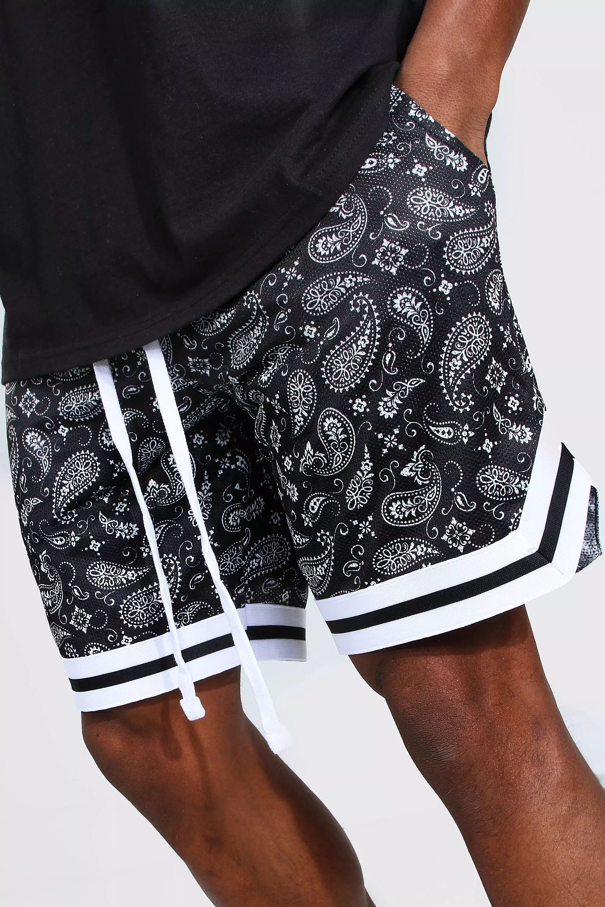 Black best sale bandana shorts