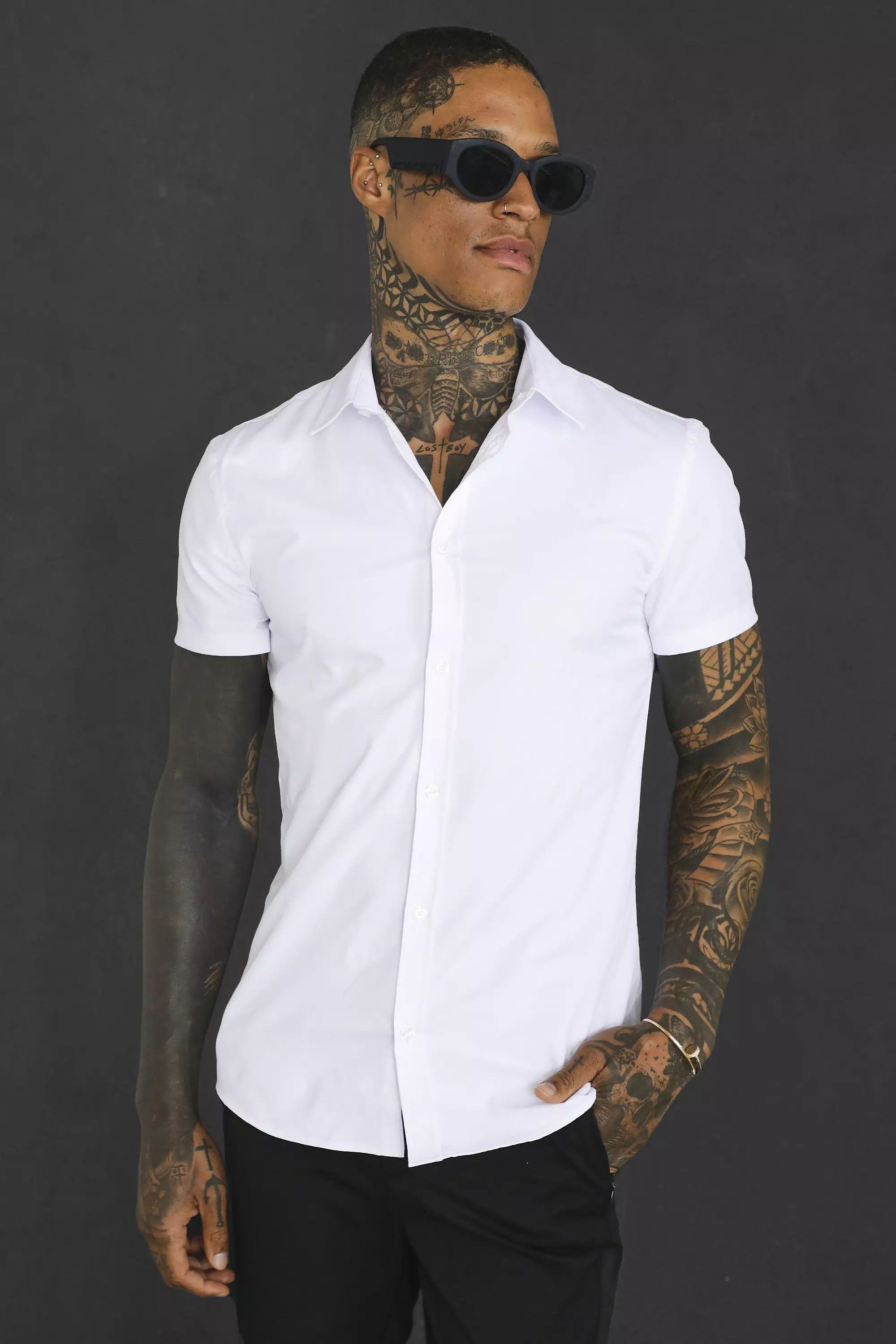 mens white muscle fit short sleeve shirt