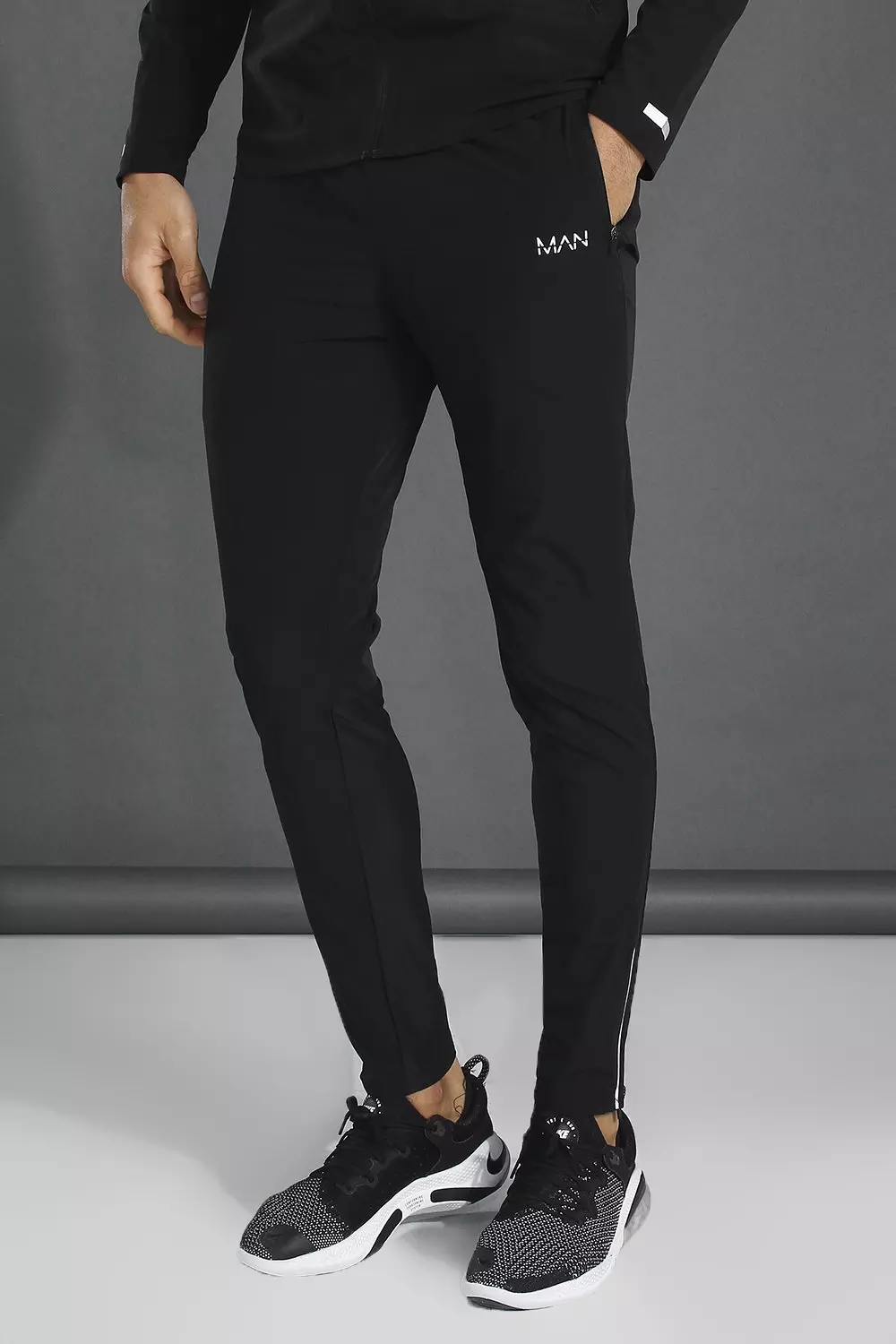 Man Active Gym Lightweight Plain Track Pant