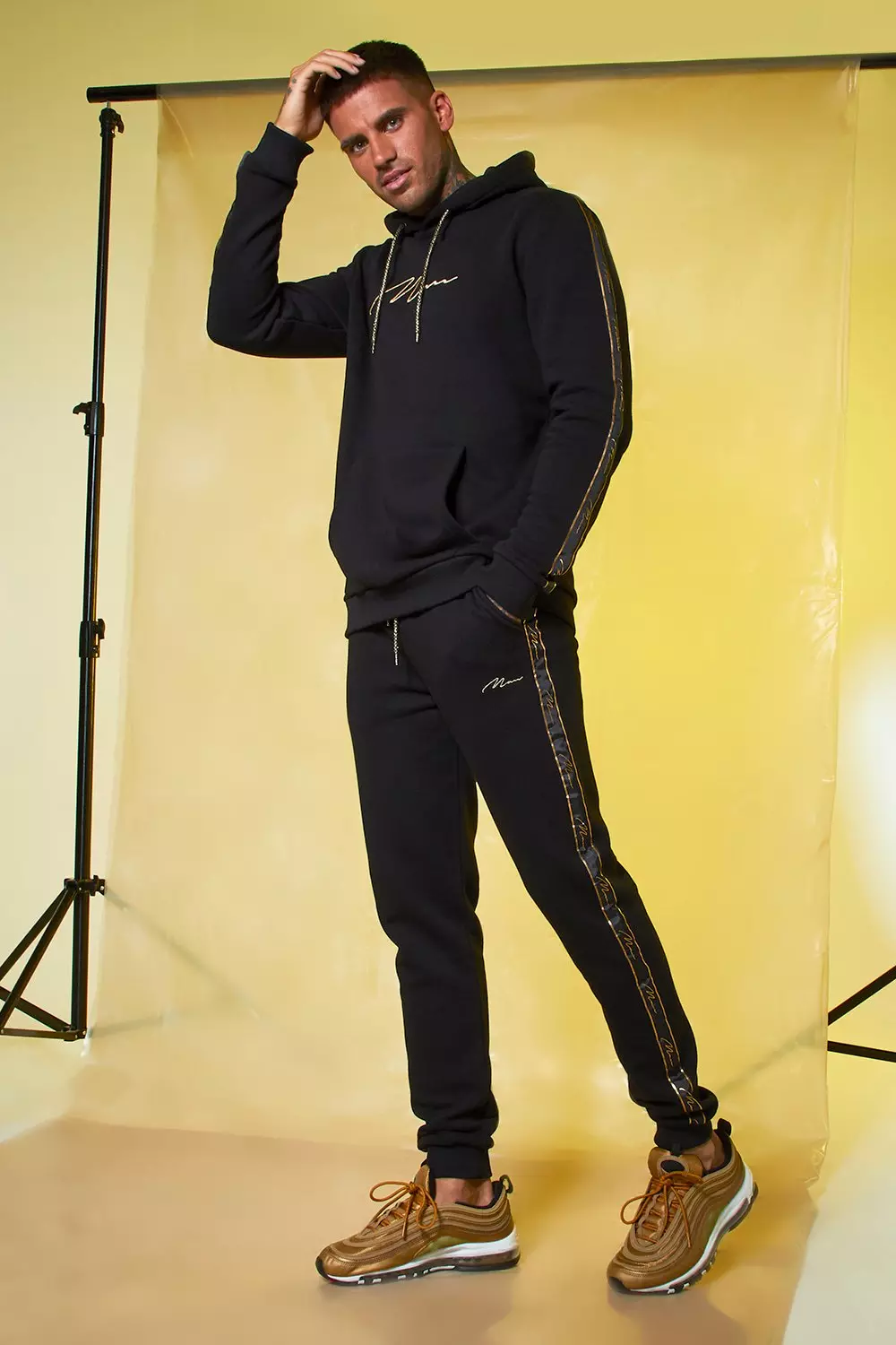 Boohooman sales black tracksuit