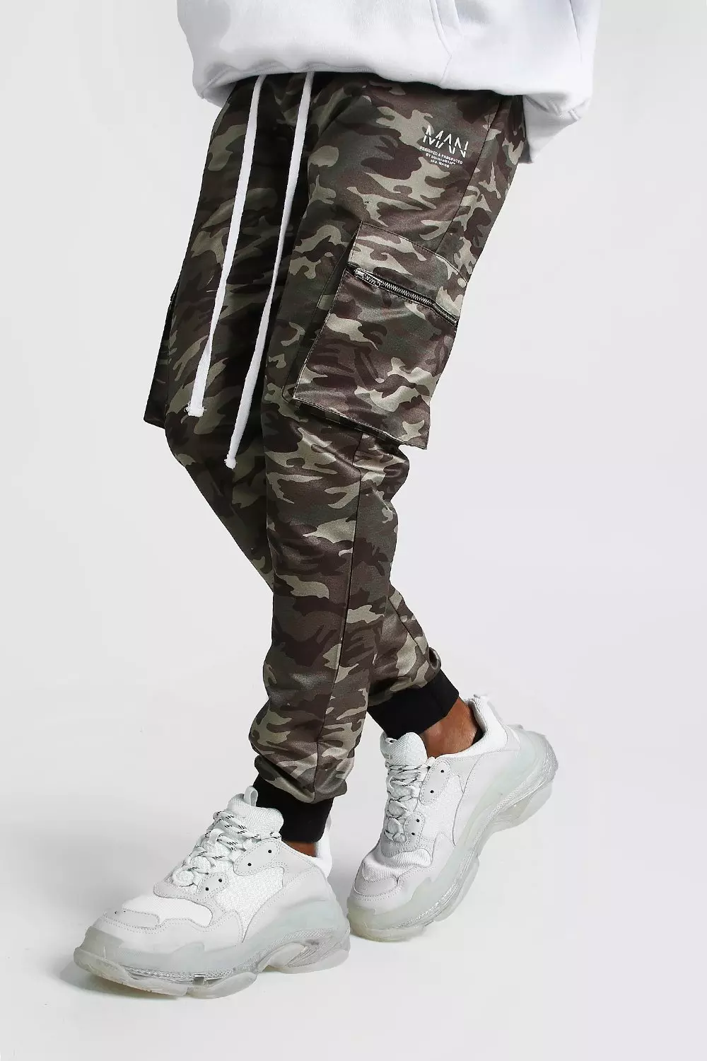 Boohooman on sale camo trousers