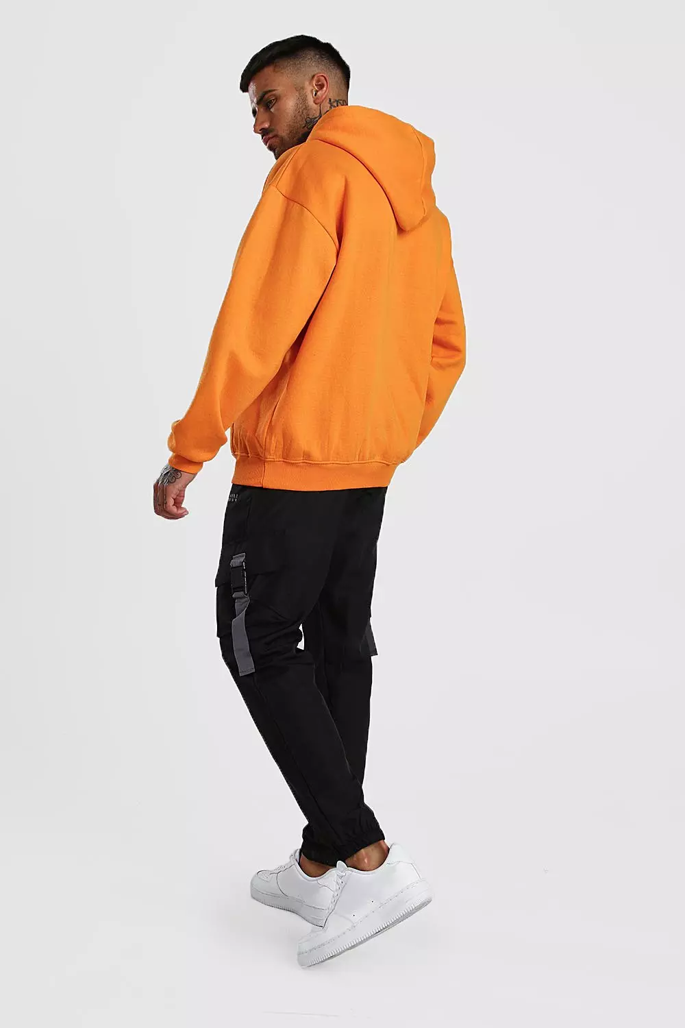 Man shell buckle online joggers