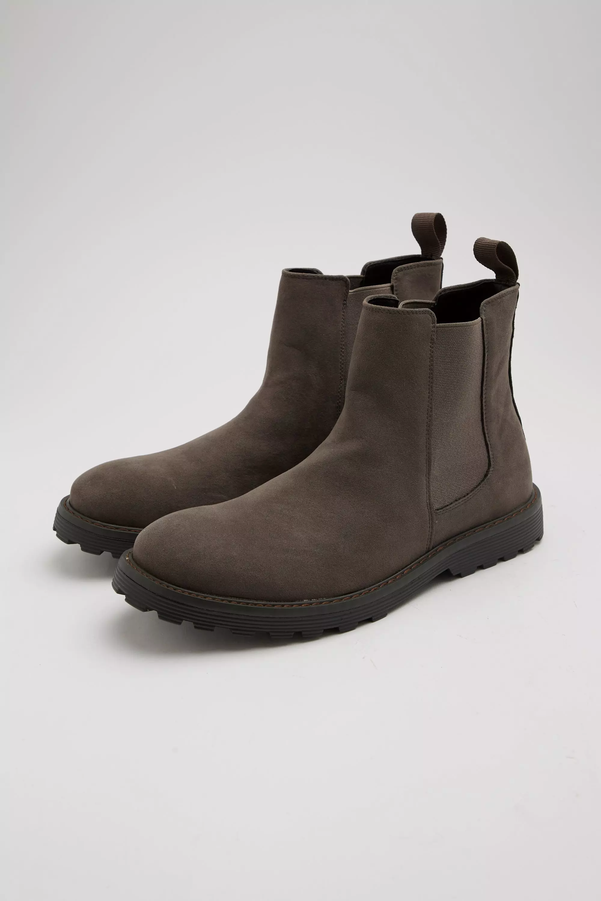 Boohooman chelsea outlet boots