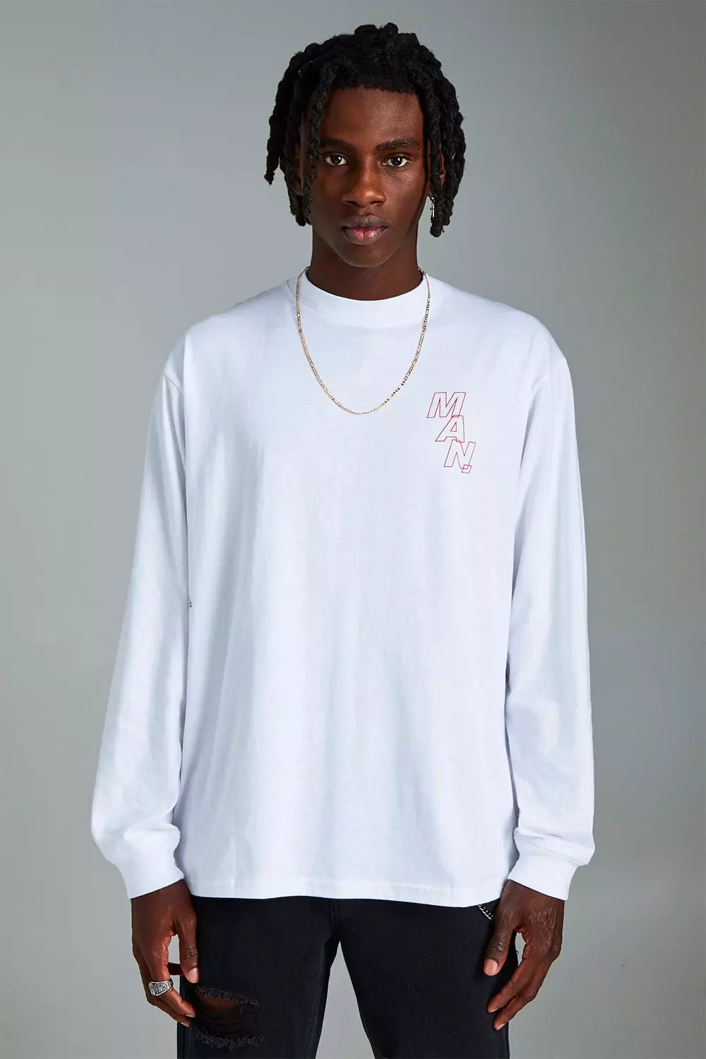 Baggy white long store sleeve shirt