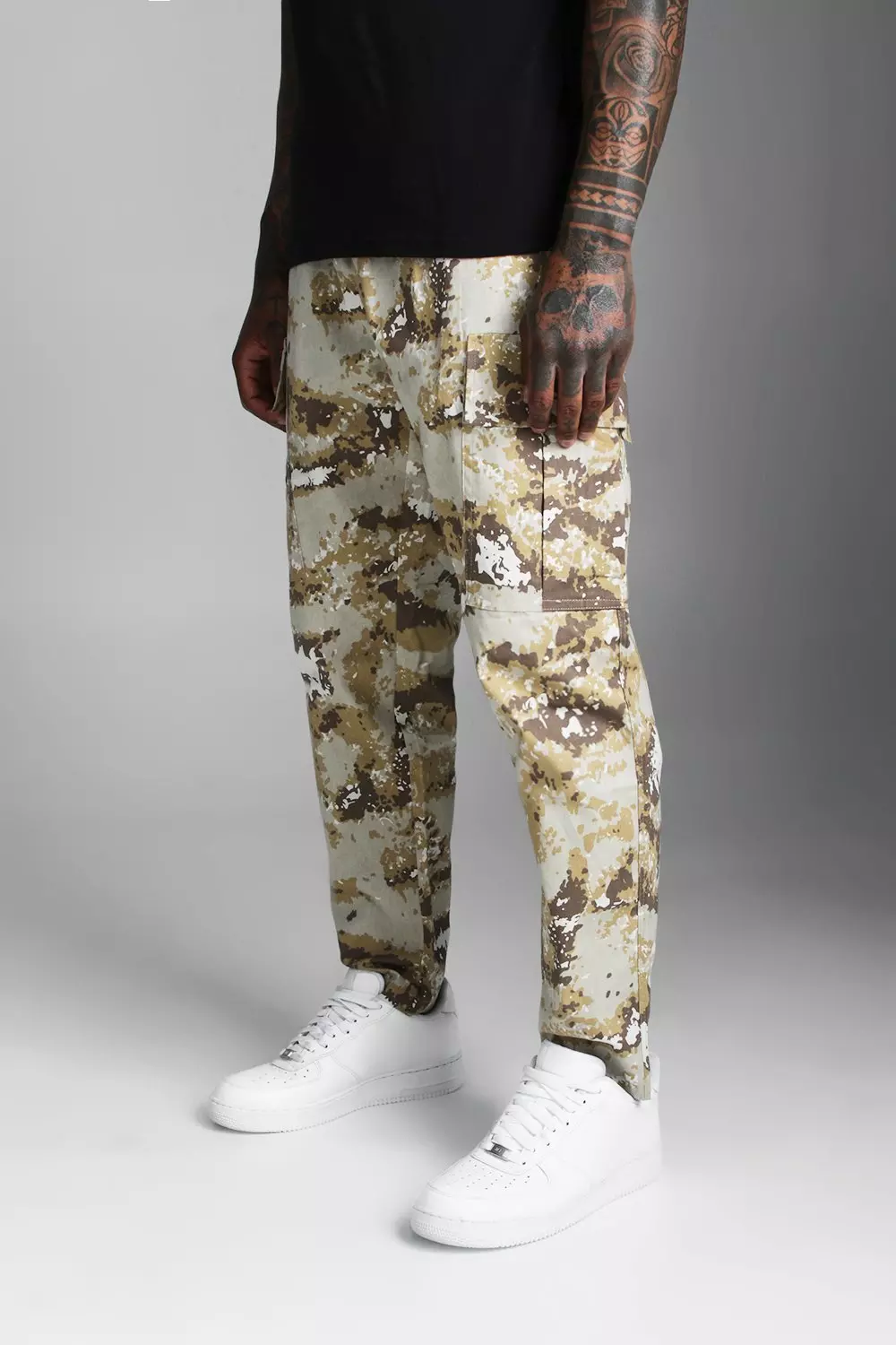 Boohooman best sale camo trousers