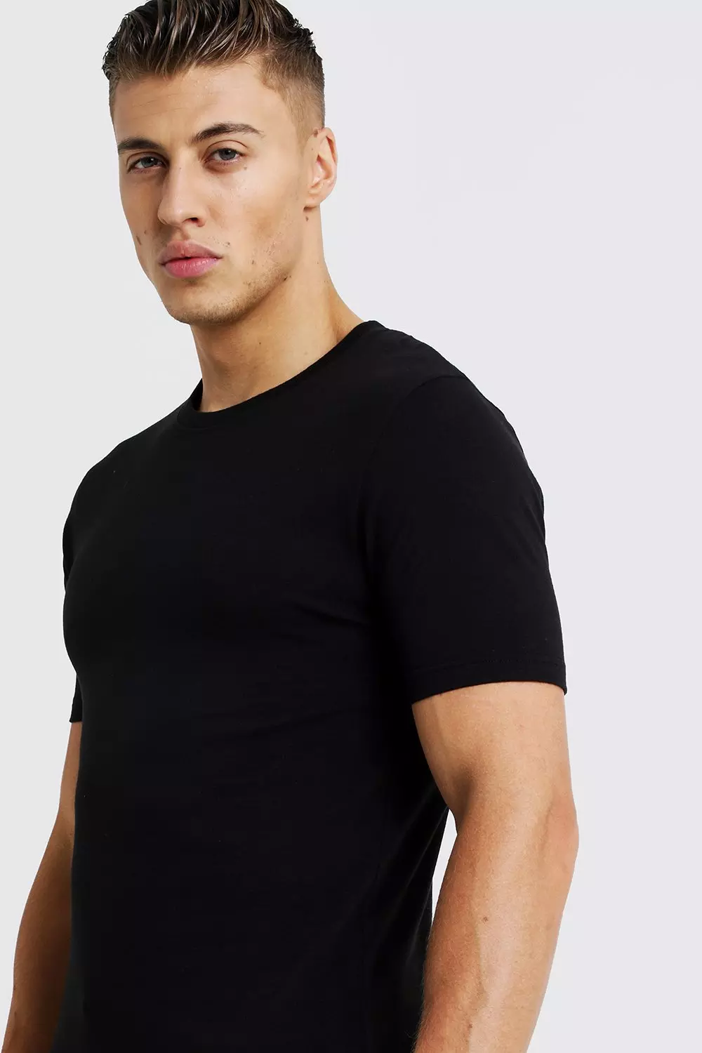 Muscle fit curved hem best sale t shirt