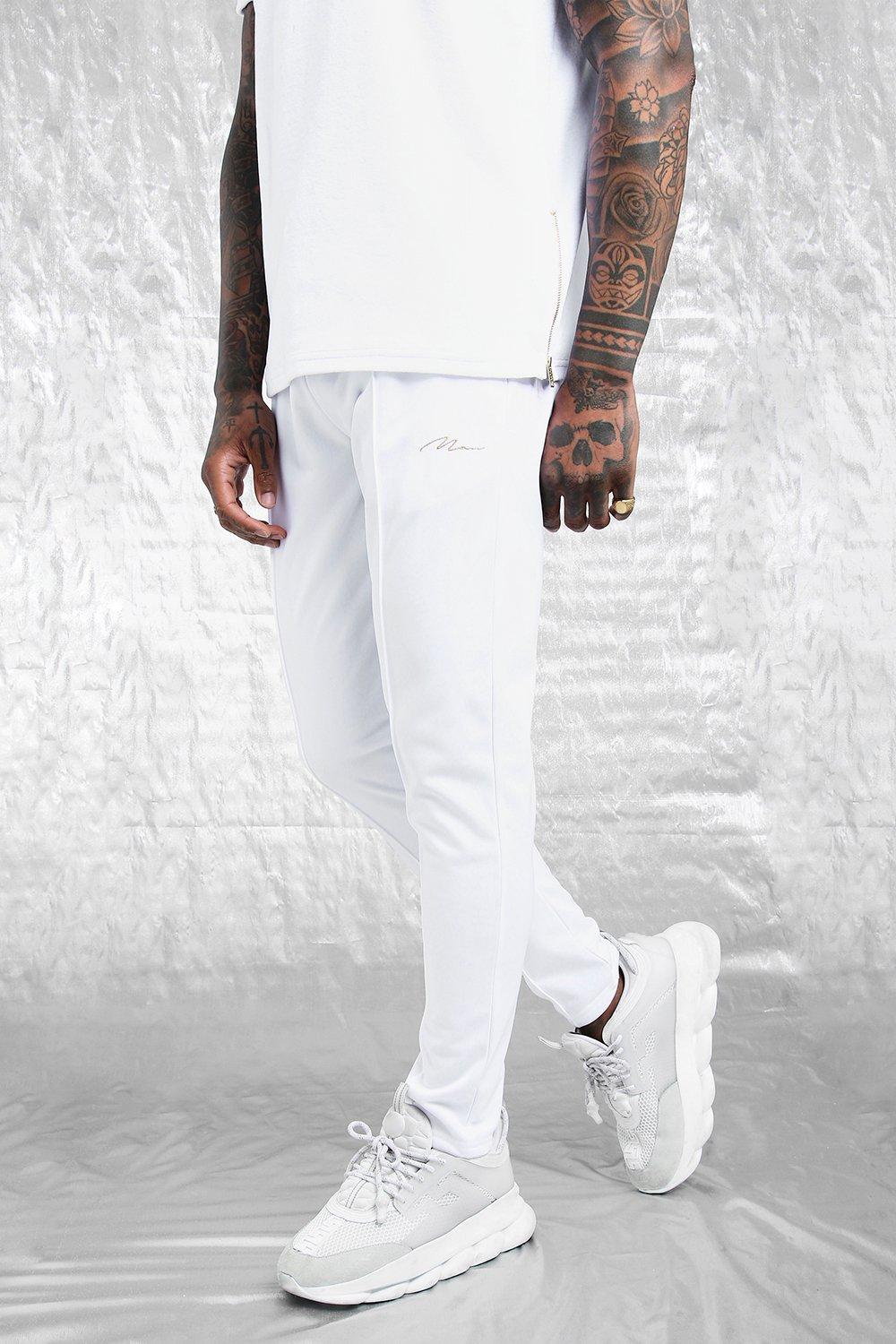 white joggers outfit men