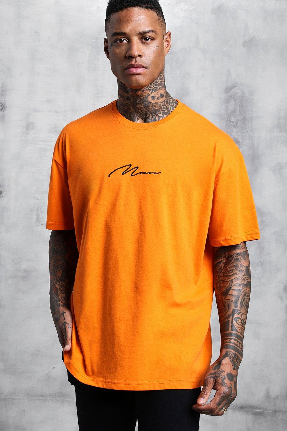 orange t shirt outfit men