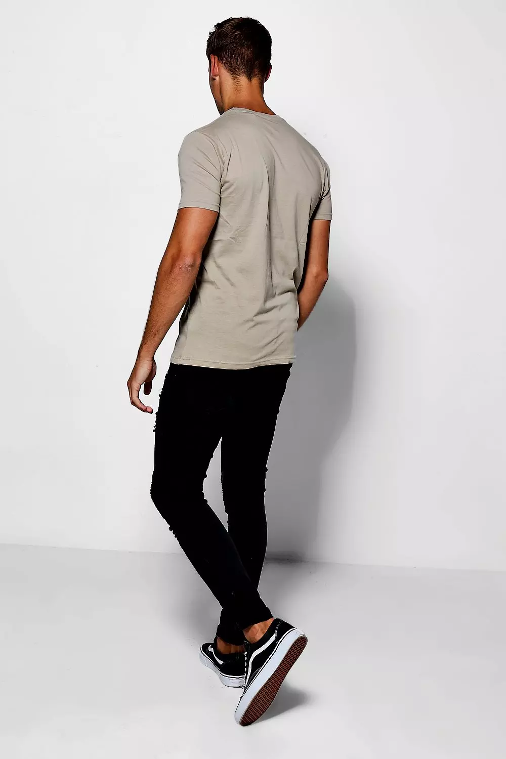 Crew Neck T-Shirt With Zip Pocket | boohooMAN UK