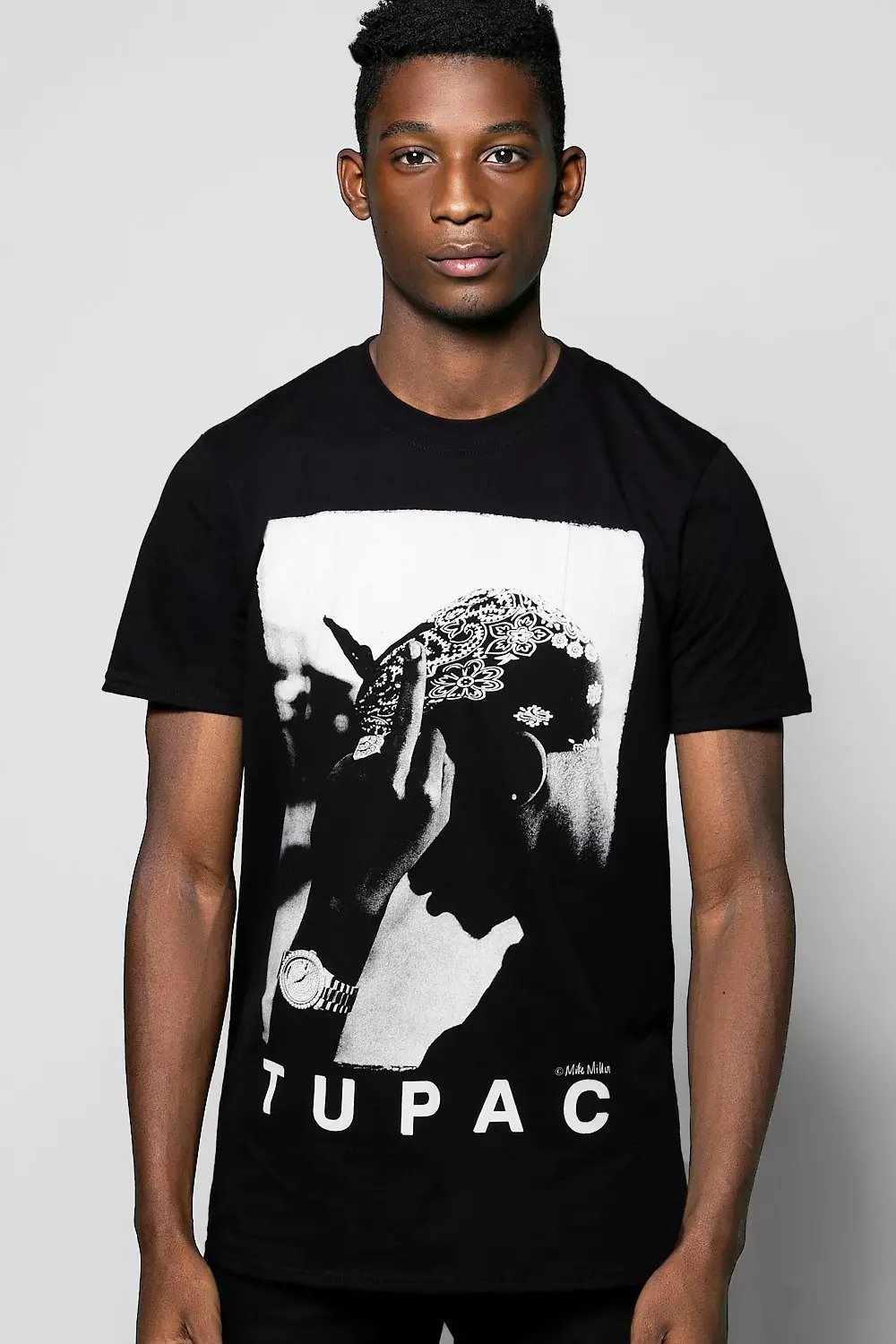 Dominerende Uganda morgenmad Tupac License T-Shirt | boohooMAN USA