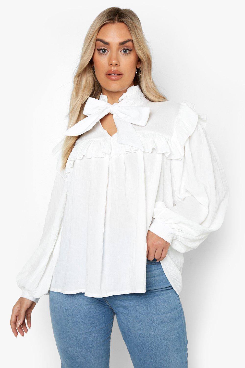 Image of Blusa Plus Size svasata a effetto goffrato con fiocco al collo, Bianco
