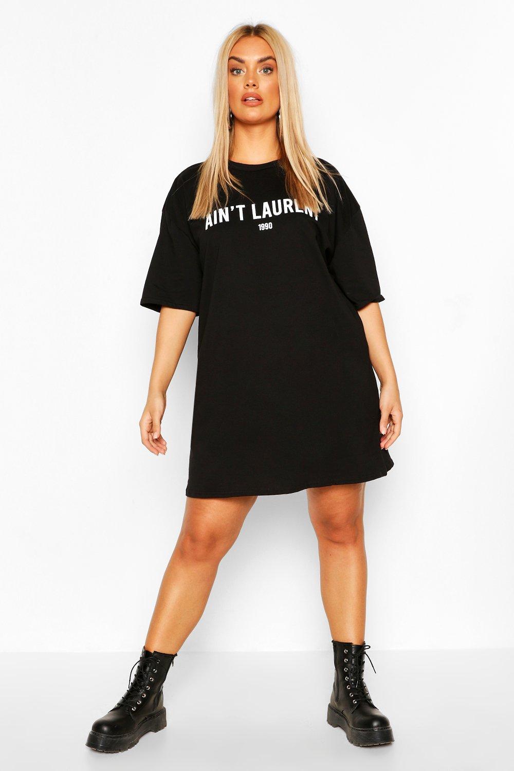 

Из коллекции «Плюс сайз» — Платье-футболка со слоганом Aint Laurent, Black