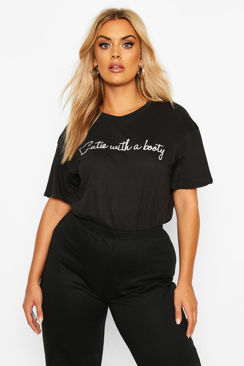 

Из коллекции «Плюс сайз» — Футболка со слоганом «Cutie Booty», Black