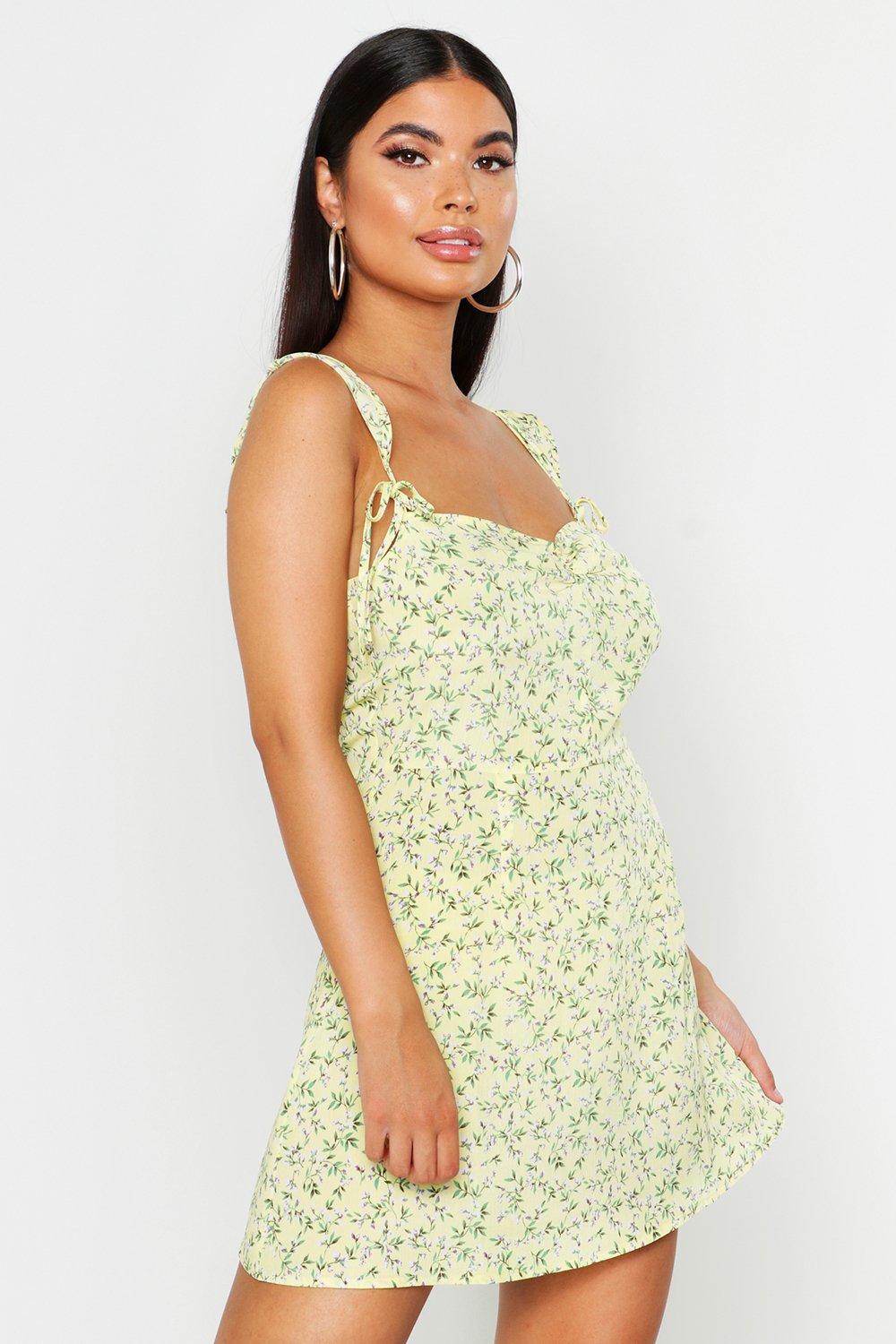 

Petite — Присборенное платье с рукавами с оборками и с цветочным принтом, Yellow, Petite Strappy Tie Dye Maxi Dress, Blue