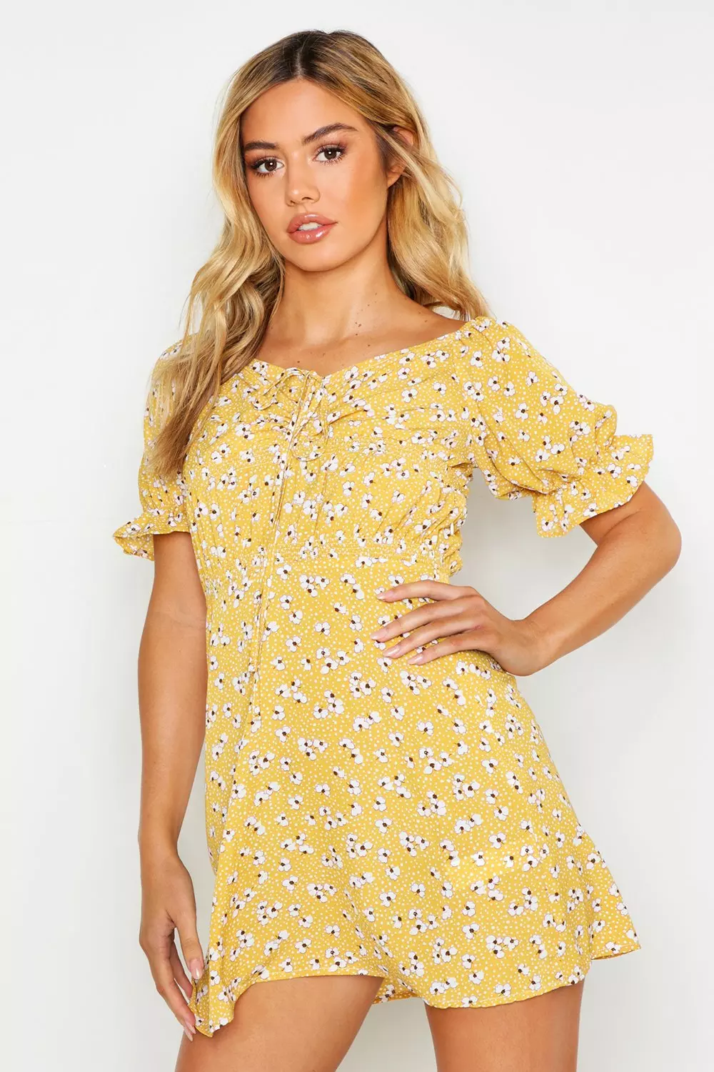 Petite Robe Façonnée Une épaule Dénudée Boohoo