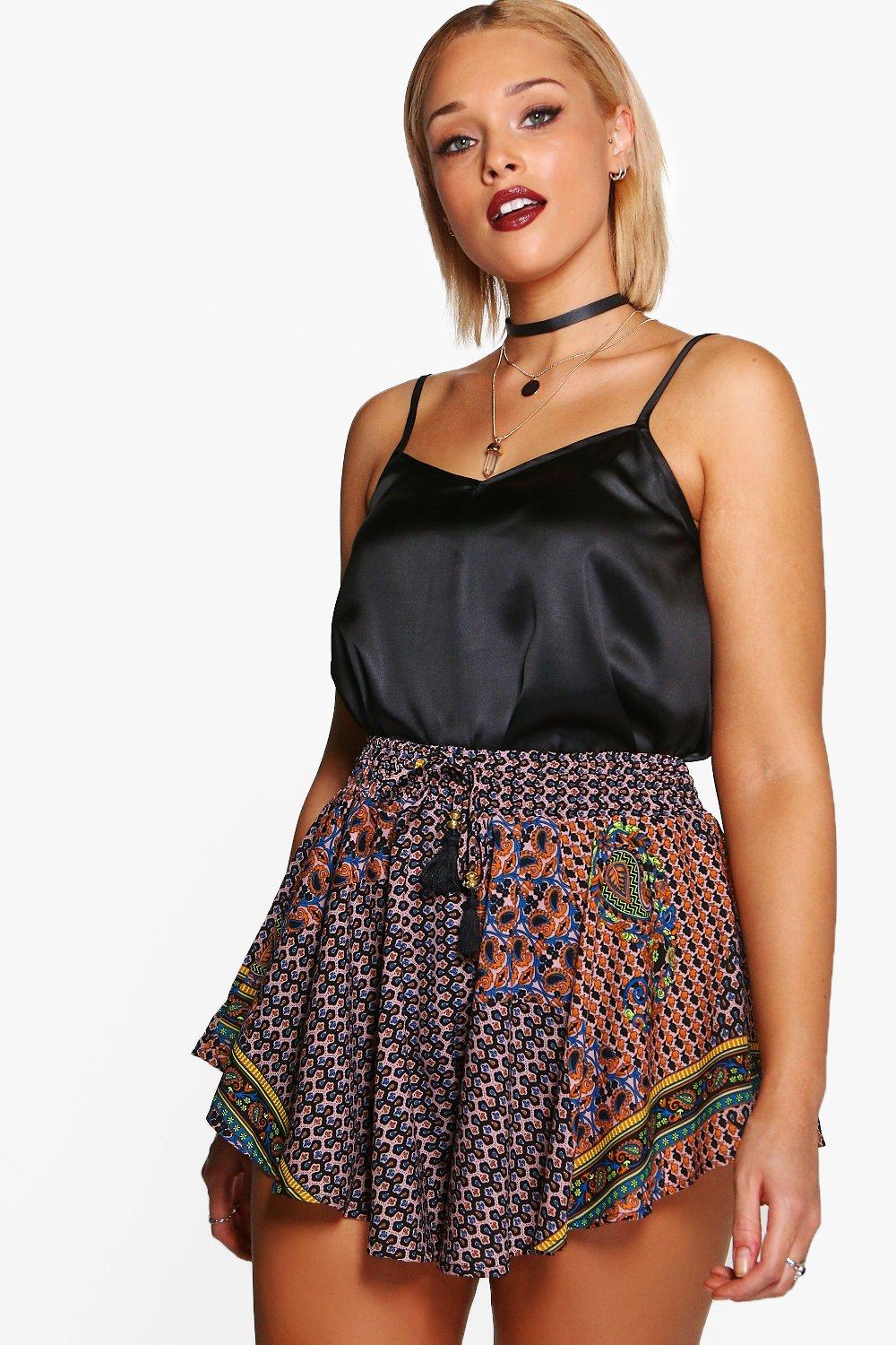 

Plus Printed Tassel Trim Short, Несколько цветов