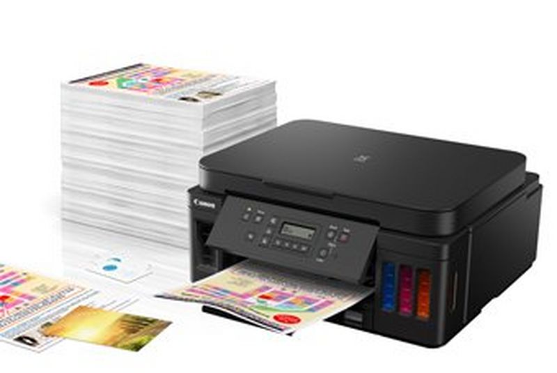 EOS 5D Mark IV side view with EF70-200mm f/2.8L IS II USM zoom