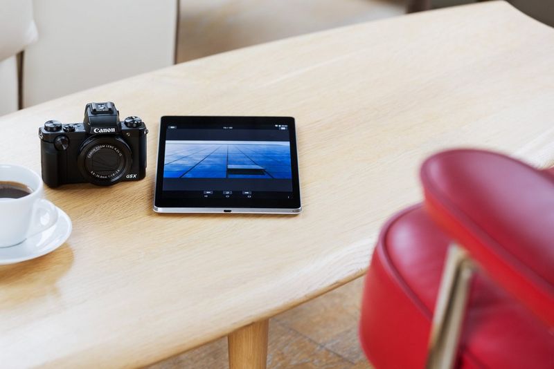 Canon PowerShot G5 X  kamera på et bord