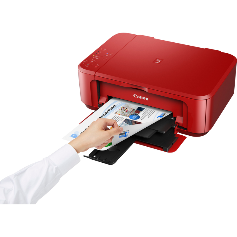 Impressora a jato de tinta multifunções Canon PIXMA MG3650S, Vermelho Produto Vista frontal inclinada com uma pessoa a retirar uma página impressa do tabuleiro