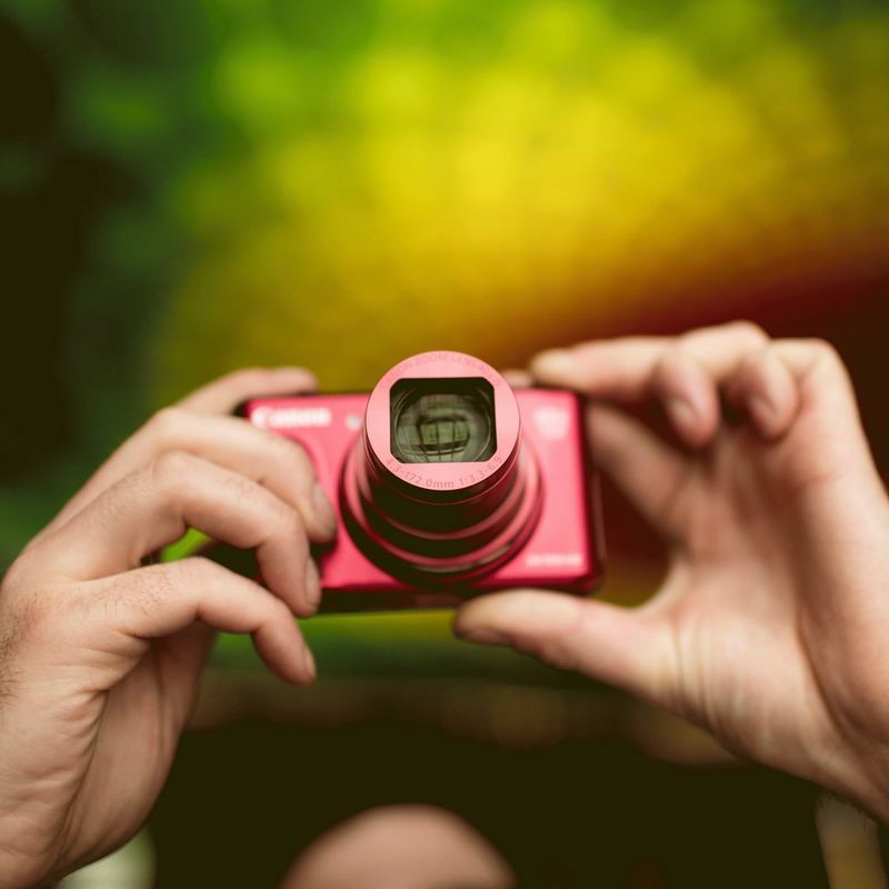 1071C014_PowerShot-SX720-HS-RED_7