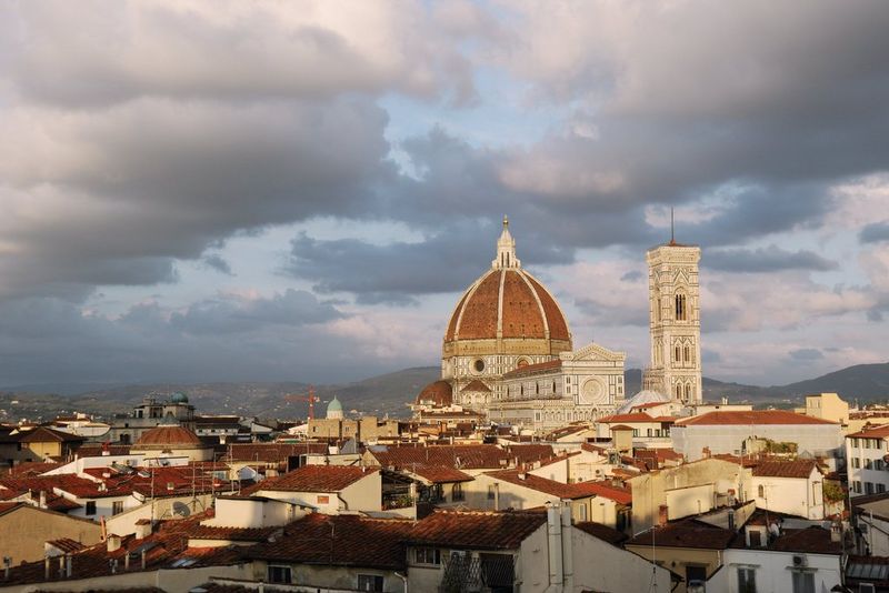 Buy Canon EF-S 17-55mm f/2.8 IS USM Lens — Canon Ireland Store