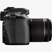 Canon EOS 80D + objectif 18-55mm IS STM Produits Vue de gauche