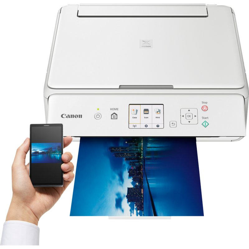 Canon PIXMA TS5051 - White Produkt Vy framifrån med en person som skriver ut från en smartphone