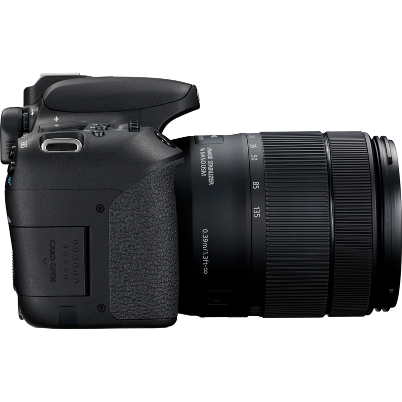 Canon EOS 77D + 18-135mm IS USM Lens Tuote Näkymä vasemmalta