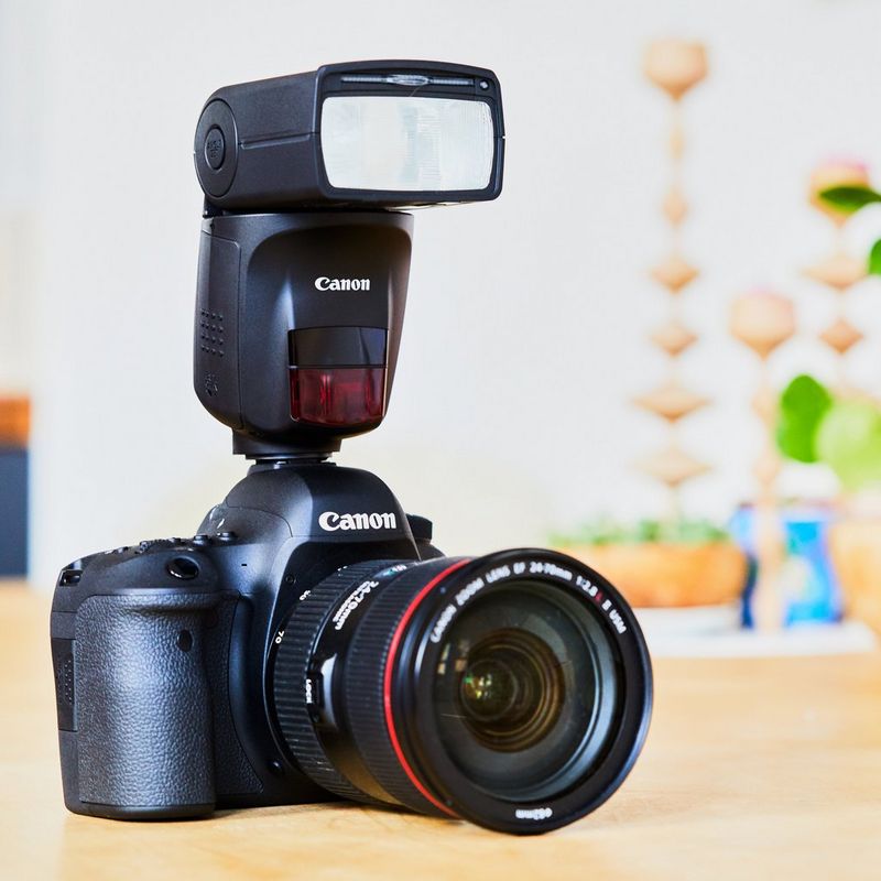 Canon Speedlite 470EX-AI Flash Product fitted on a camera