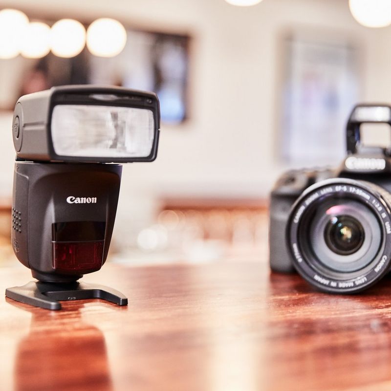 Canon Speedlite 470EX-AI Flash Product horizontal view on camera
